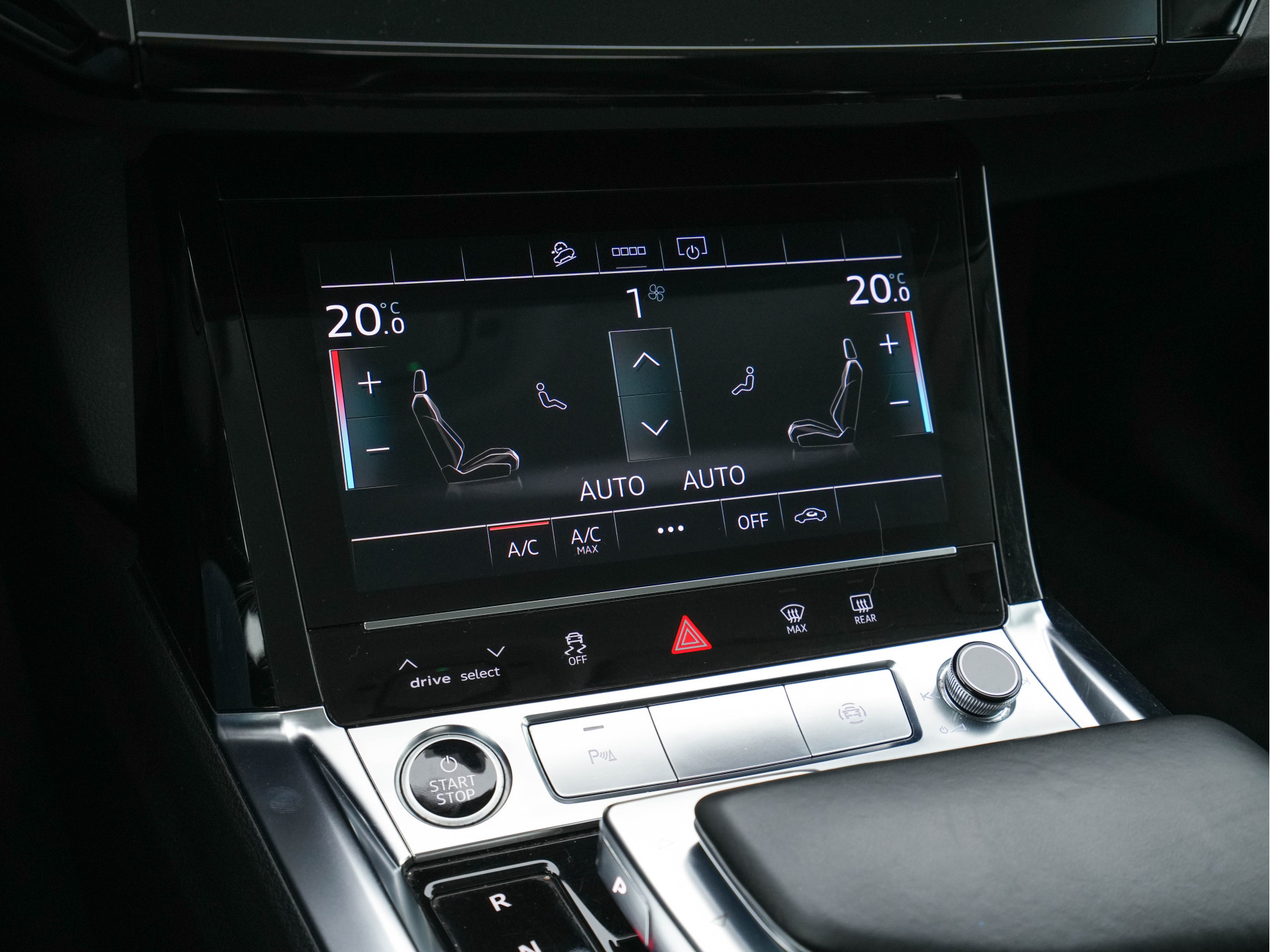 Audi e-tron Sportback 55 Quattro Business edition 95 kWh [ 3-Fase ] {SOH-100%} (INCL-BTW) *DIGI-COCKPIT | FULL-LED | MEMORY-PACK | DAB | KEYLESS | NAVI-FULLMAP | SHIFT-PADDLES | AUDI-SOUND | COMFORT-SEATS | 20''ALU*