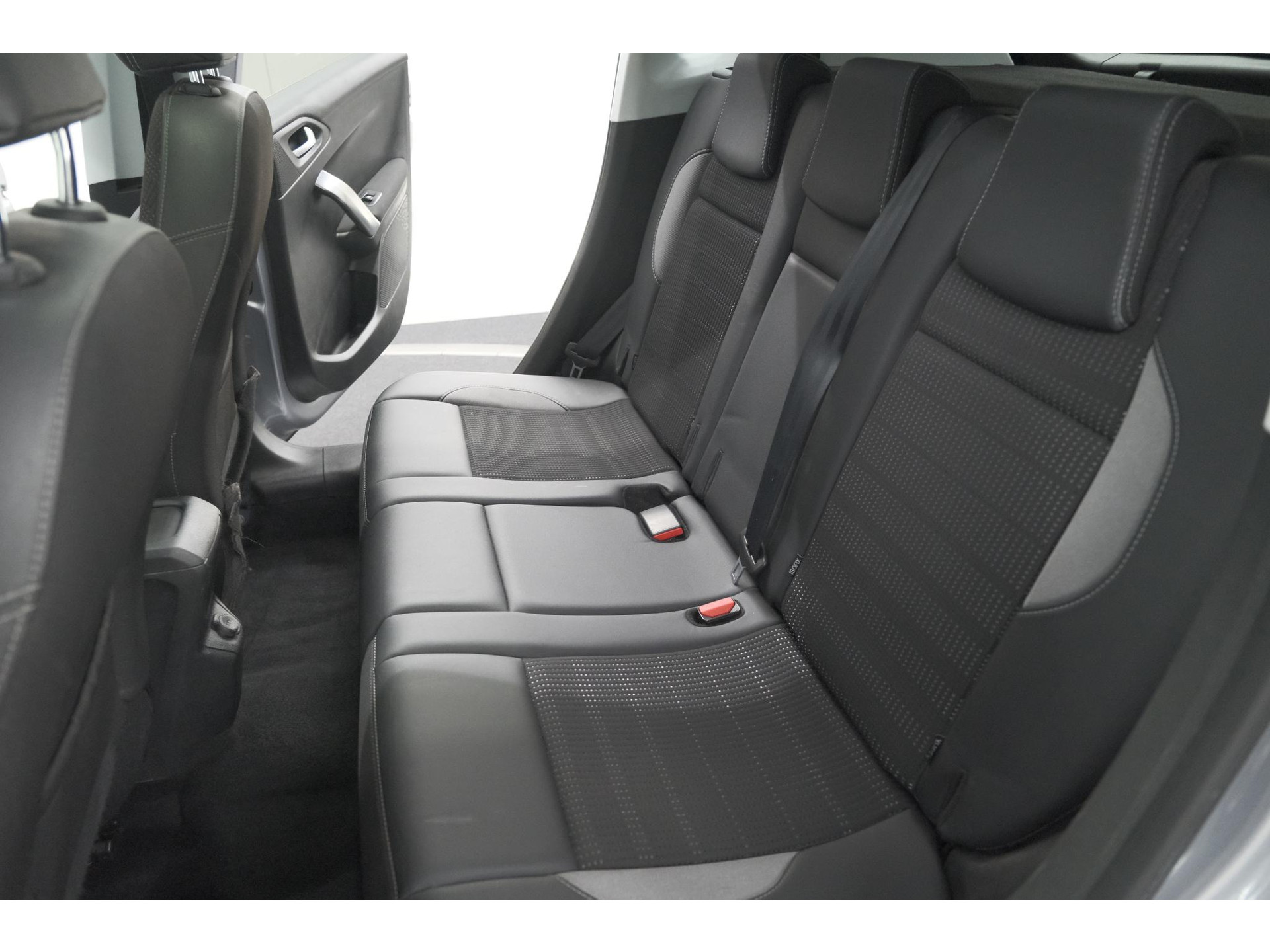 Peugeot 2008 PureTech 110 Allure | Panoramadak | Apple Carplay | Navigatie | Parkeersensoren