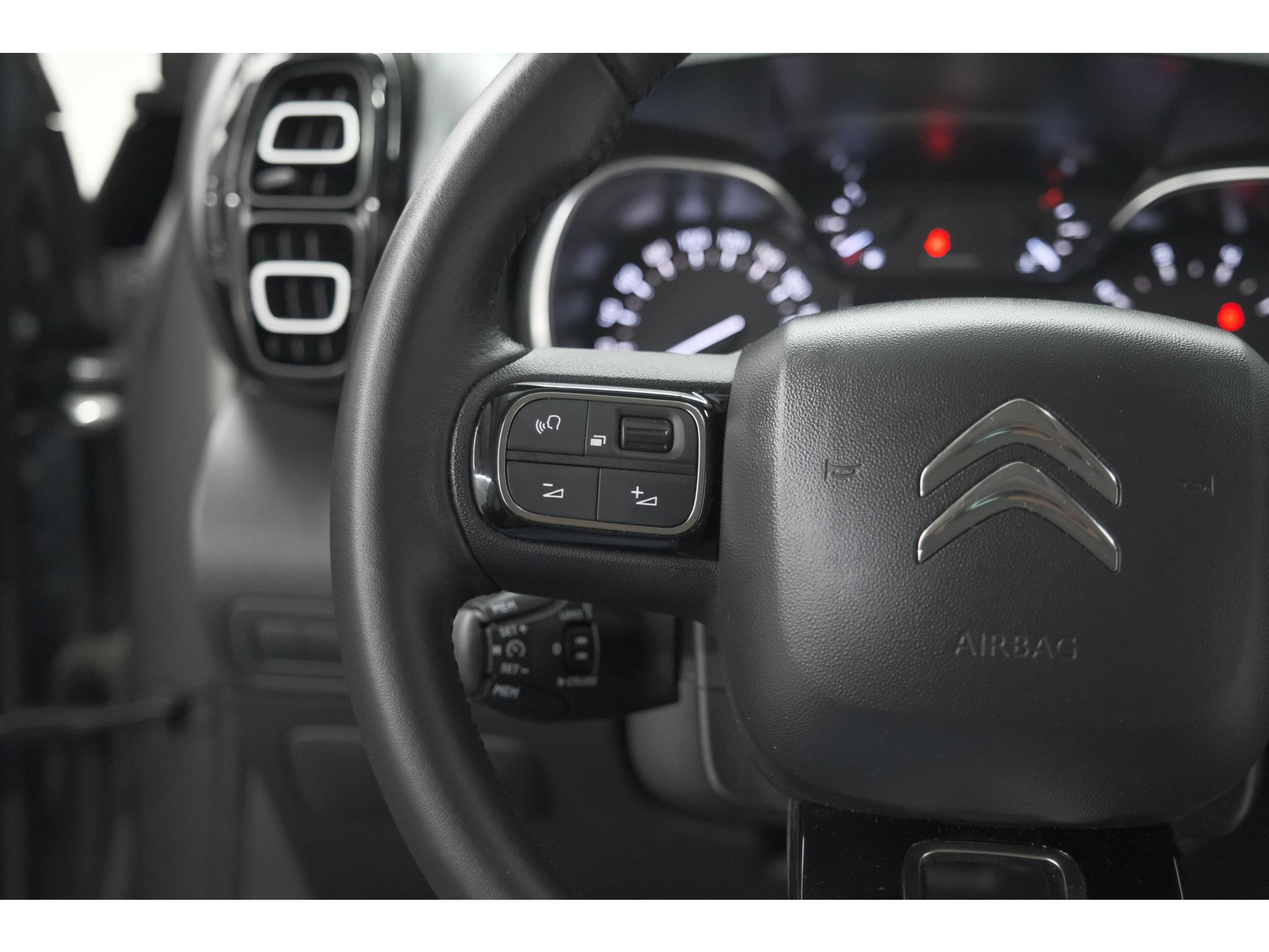 Citroen C3 Aircross PureTech 110 Feel | Parkeersensoren | Navigatie | Apple Carplay