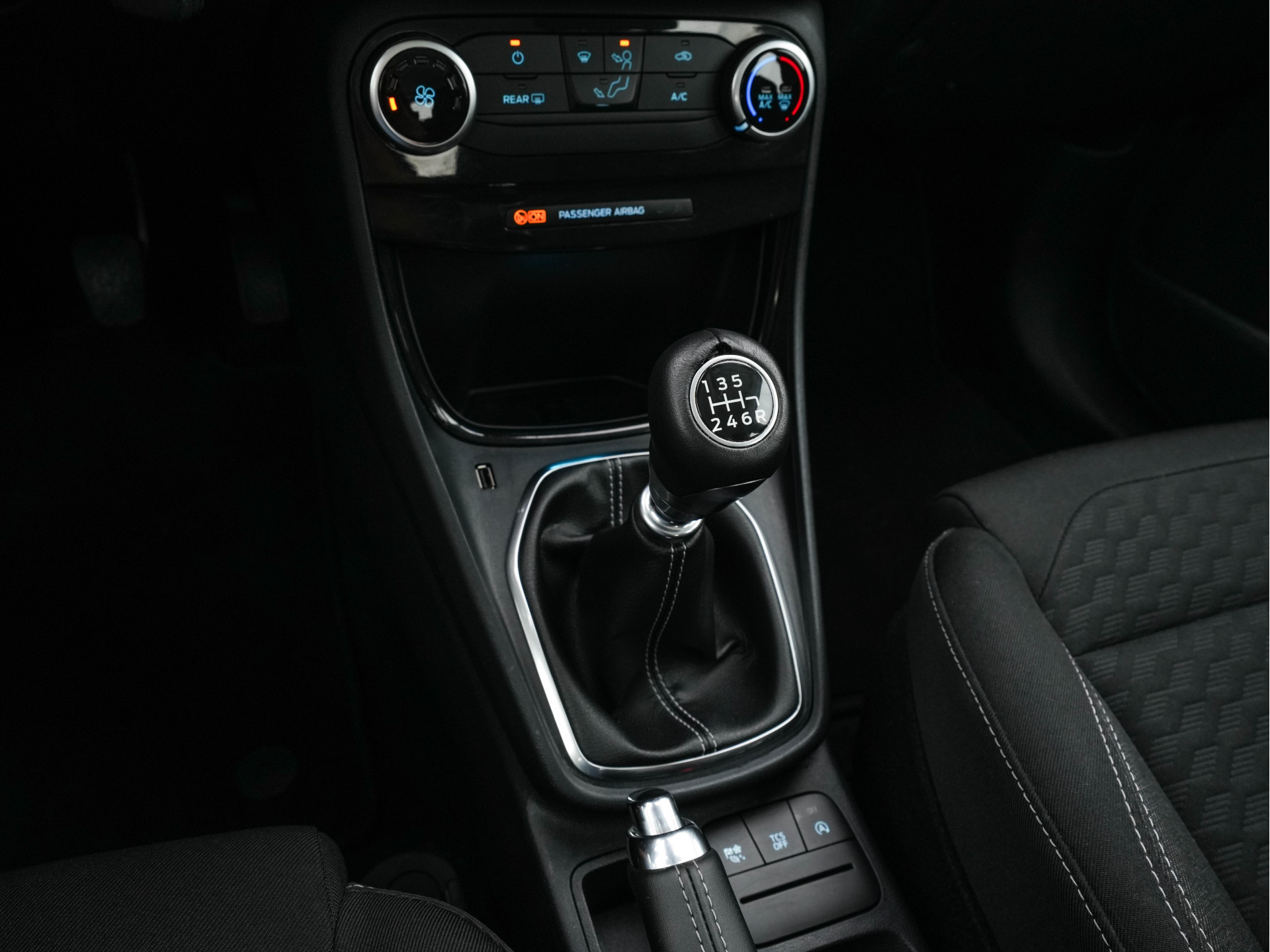 Ford Puma 1.0 EcoBoost Hybrid Titanium *NAVI-FULLMAP | FULL-LED | SPORT-SEATS | DAB+ | ECC | CARPLAY | PDC | CRUISE | TOWBAR | LANE-ASSIST | 17''ALU *