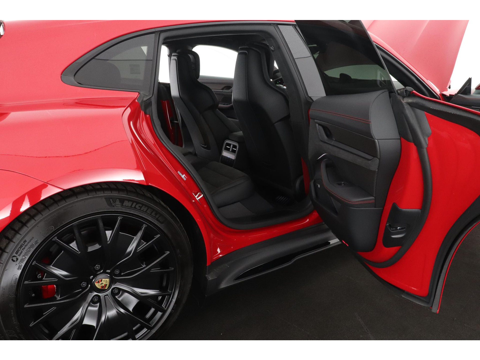 Porsche Taycan Sport Turismo GTS | 93 kWh Accu Plus | Surround View | InnoDrive | Sport Chrono Pakket | Panoramadak