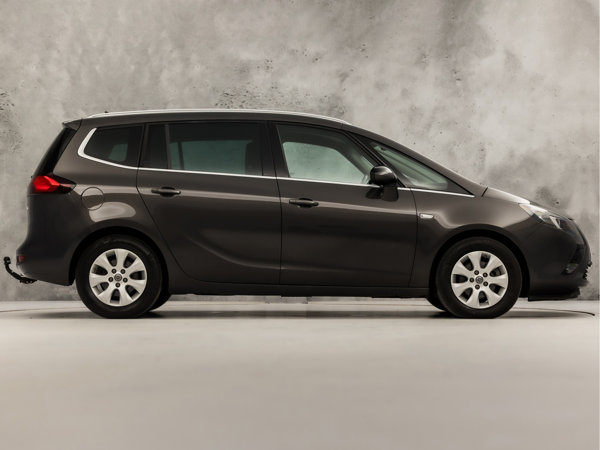 Opel Zafira Tourer 1.4 Sport 7 Persoons (NAVIGATIE, CRUISE, GETINT GLAS, SPORTSTOELEN, LM VELGEN, TREKHAAK, NIEUWSTAAT)