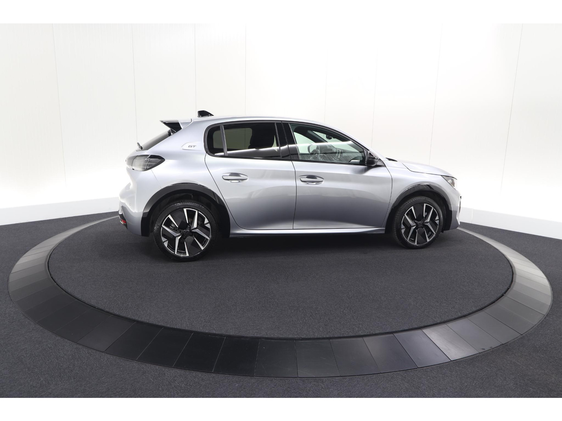 Peugeot 208 1.2 Hybrid 145 e-DCS6 GT | Alcantara Pakket | Camera | Apple Carplay | Stoelverwarming
