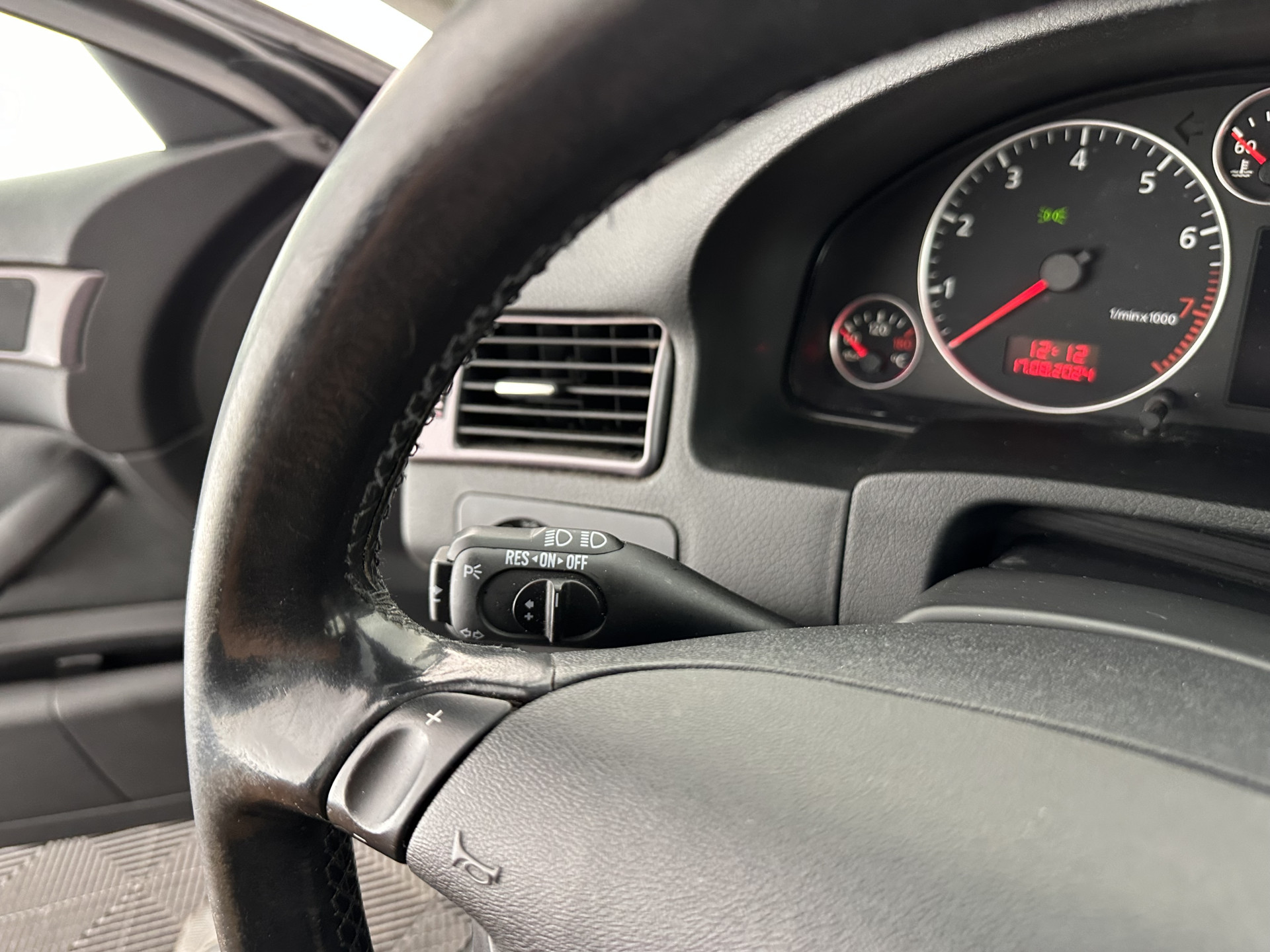 Audi A6 Limousine 2.4 MT  [ GEARBOX-PROBLEM ] Aut. *LUXURY-LEATHER | ECC | PDC | CRUISE | RADIO-CD | COMFORT-SEATS | 17"ALU*