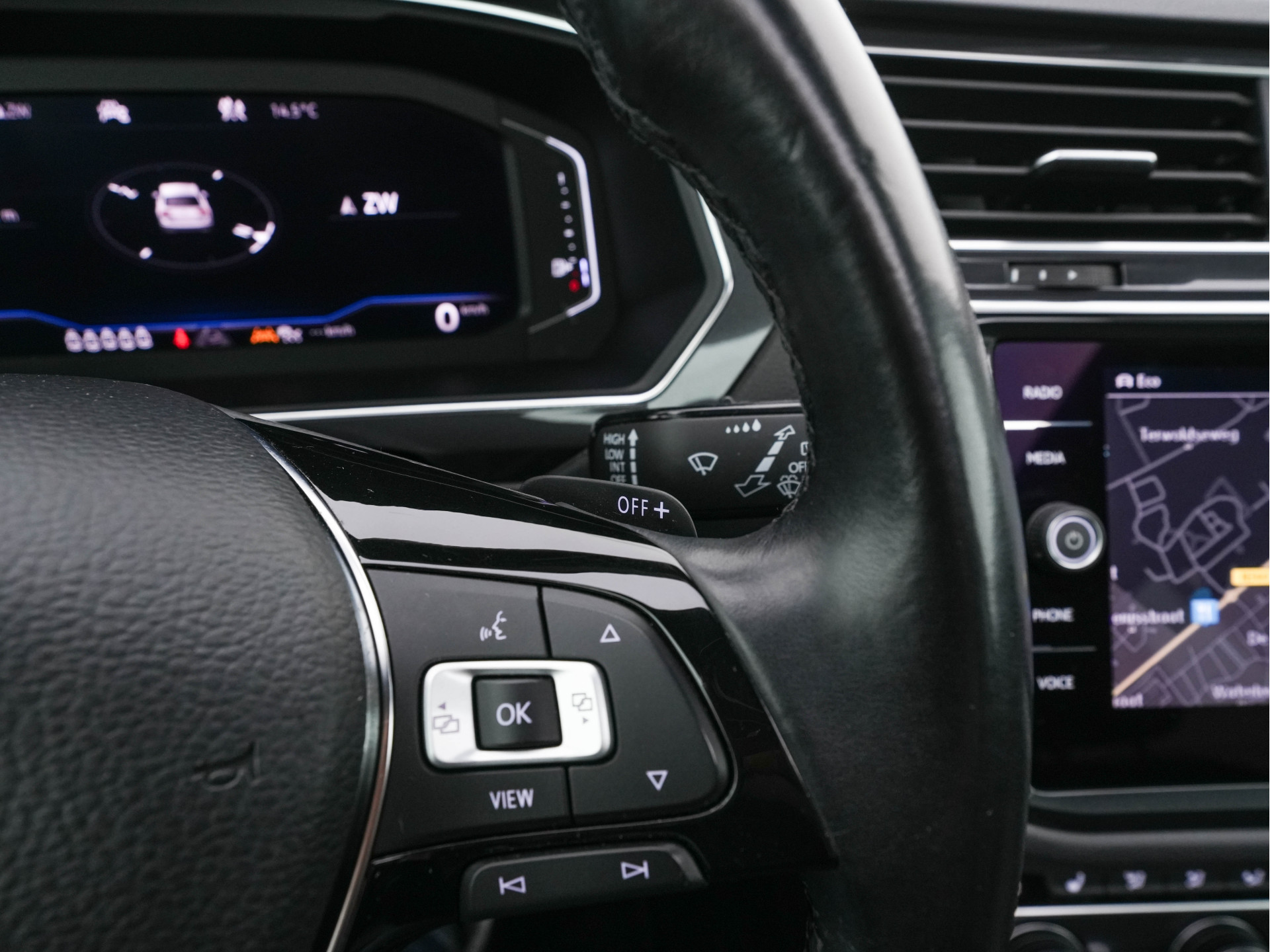 Volkswagen Tiguan Allspace 1.5 TSI R-Line Highline Business [ 7-Pers. ] Aut. *PANO | ARTVELOURS | FULL-LED | DIGI-COCKPIT | KEYLESS | ADAPTIVE-CRUISE | CAMERA | SHIFTPADDLES | CARPLAY | DAB+ | HEATED-COMFORTSEATS | NAVI-FULLMAP | PRIVACYGLASS | 19''ALU*