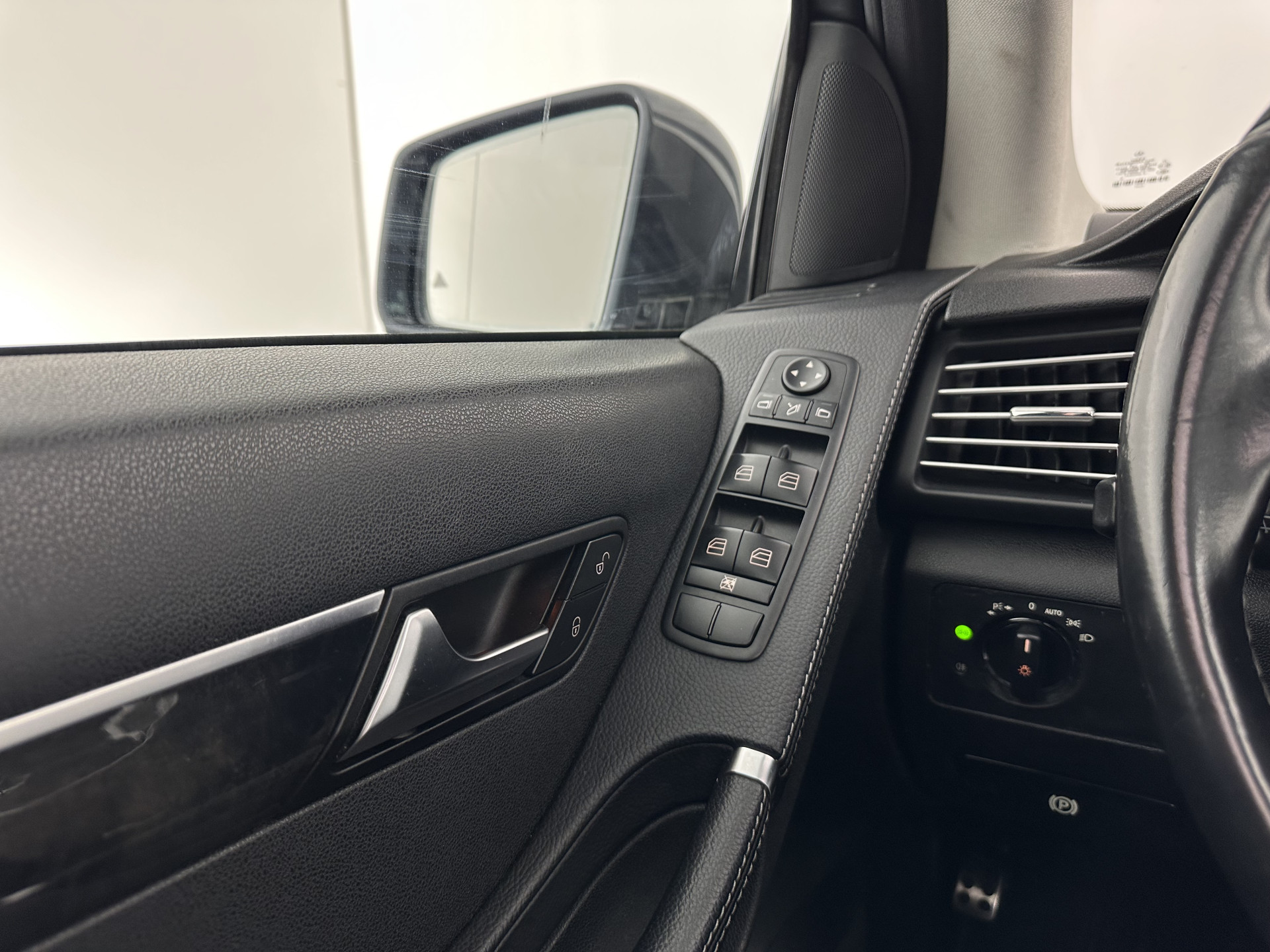 Mercedes-Benz R-klasse 300 CDI BlueEFFICIENCY Prestige [ 7-Pers. ] Aut. *PANO | LEATHER-ALCANTARA | XENON | BLINDSPOT | NAVI-FULLMAP | COMFORTSEATS | CAMERA | SHIFTPADDLES | PRIVACYGLASS | 18''ALU*