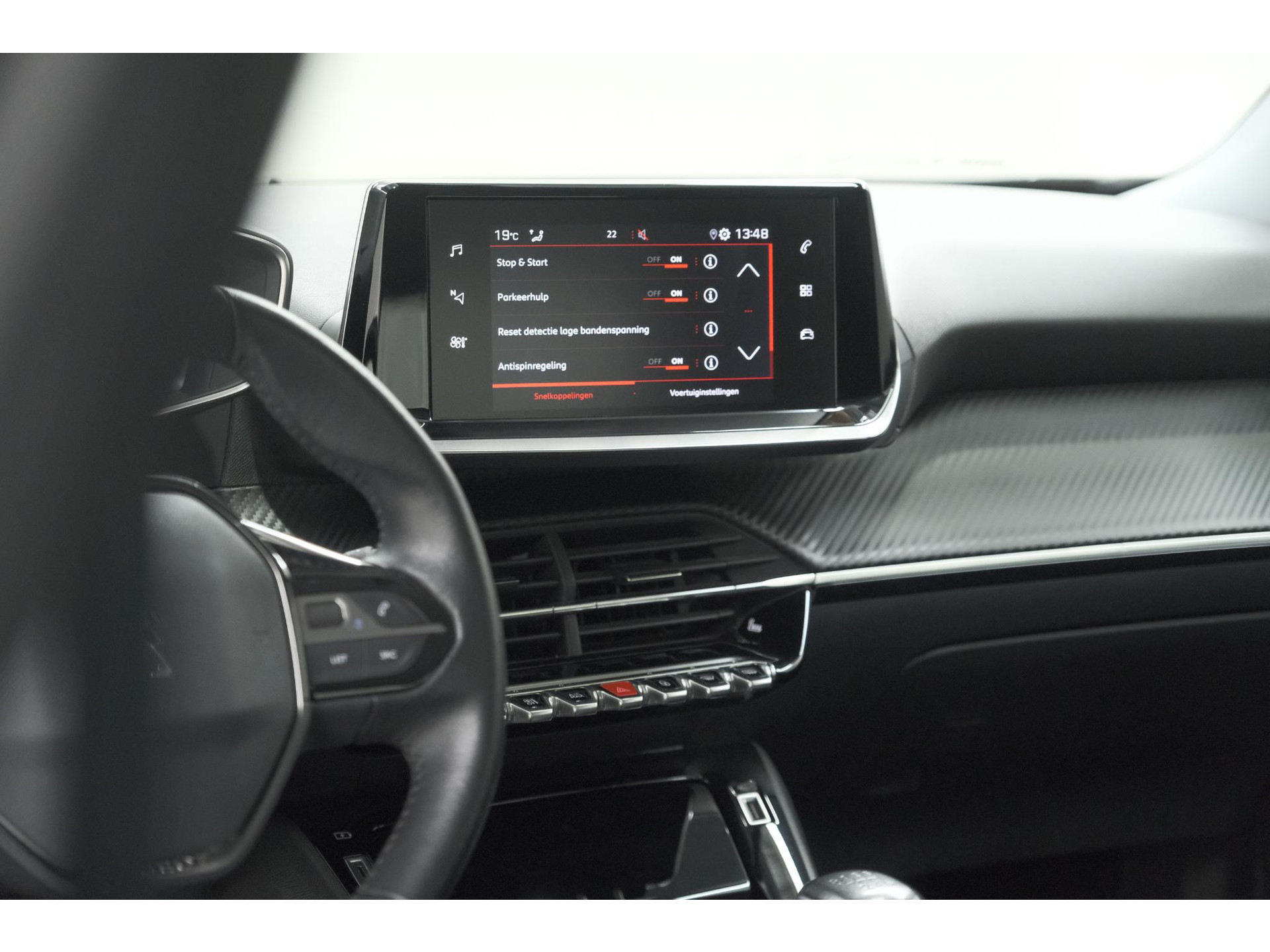 Peugeot 2008 PureTech 130 Allure | Camera | Stoelverwarming | Apple Carplay | Parkeersensoren voor + Achter