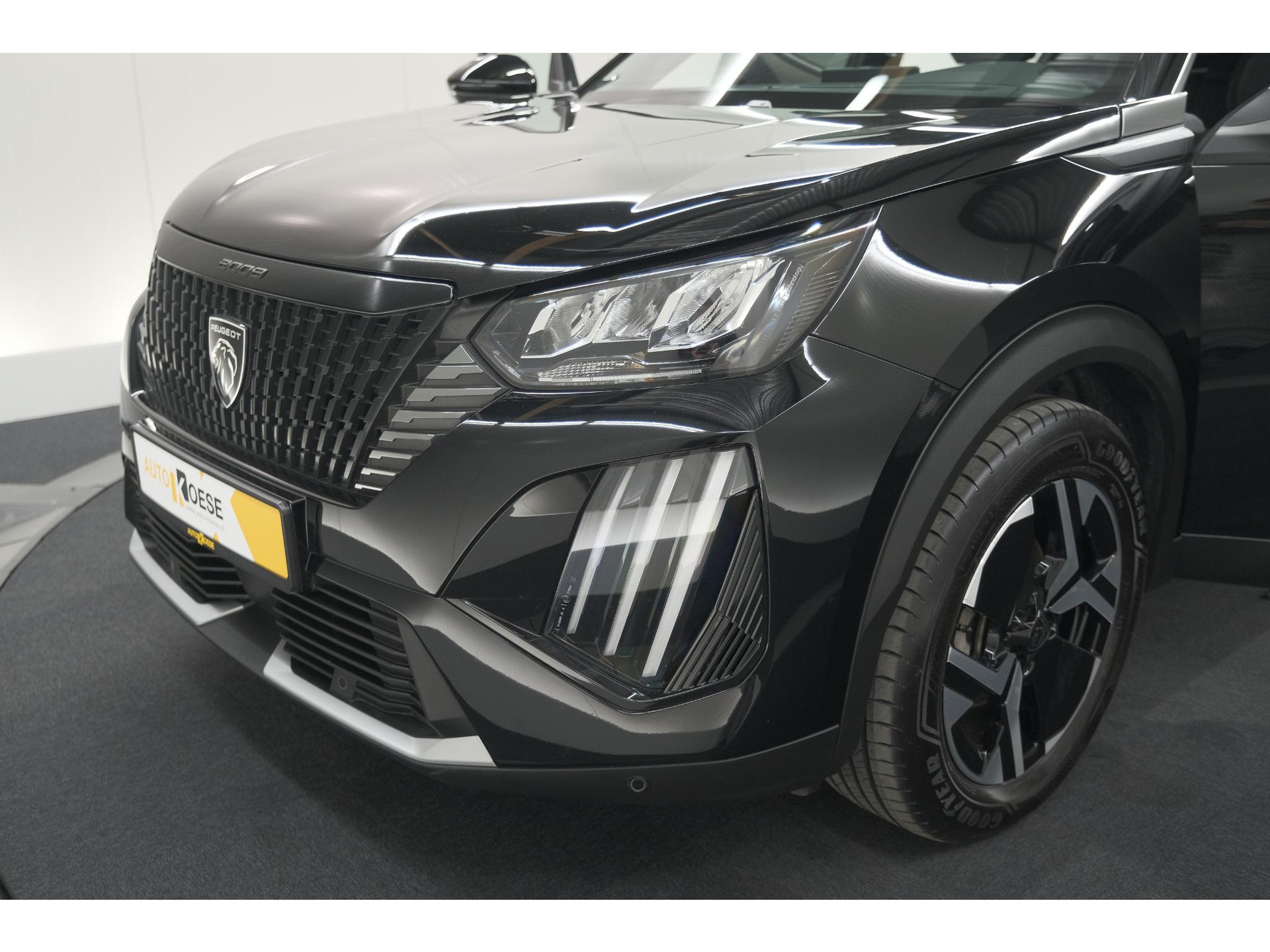Peugeot 2008 PureTech 100 Allure | Apple Carplay | Parkeersensoren | Climate Control | Cruise Control