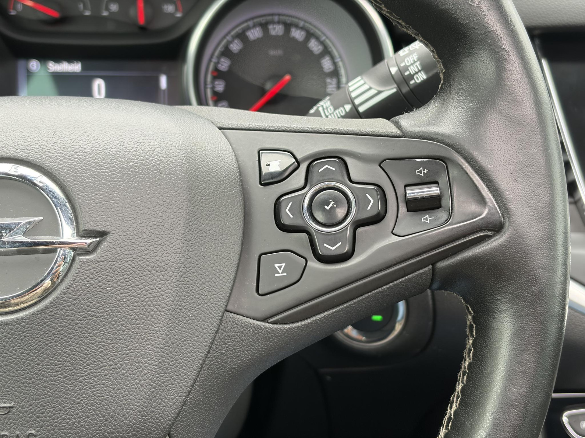 Opel Astra 1.4 Innovation ✓150pk✓Camera✓2e Eigenaar✓Carplay✓Pano✓Stoelverw✓Stuurverw✓Leder✓Navi✓Trekhaak✓Net beurt gehad✓Automaat✓Keyless✓Clima✓Cruise✓Pdc V+A✓105pk✓N.A.P✓17''Lm velgen✓Rijstrooksensor✓Apk tot 09-2027