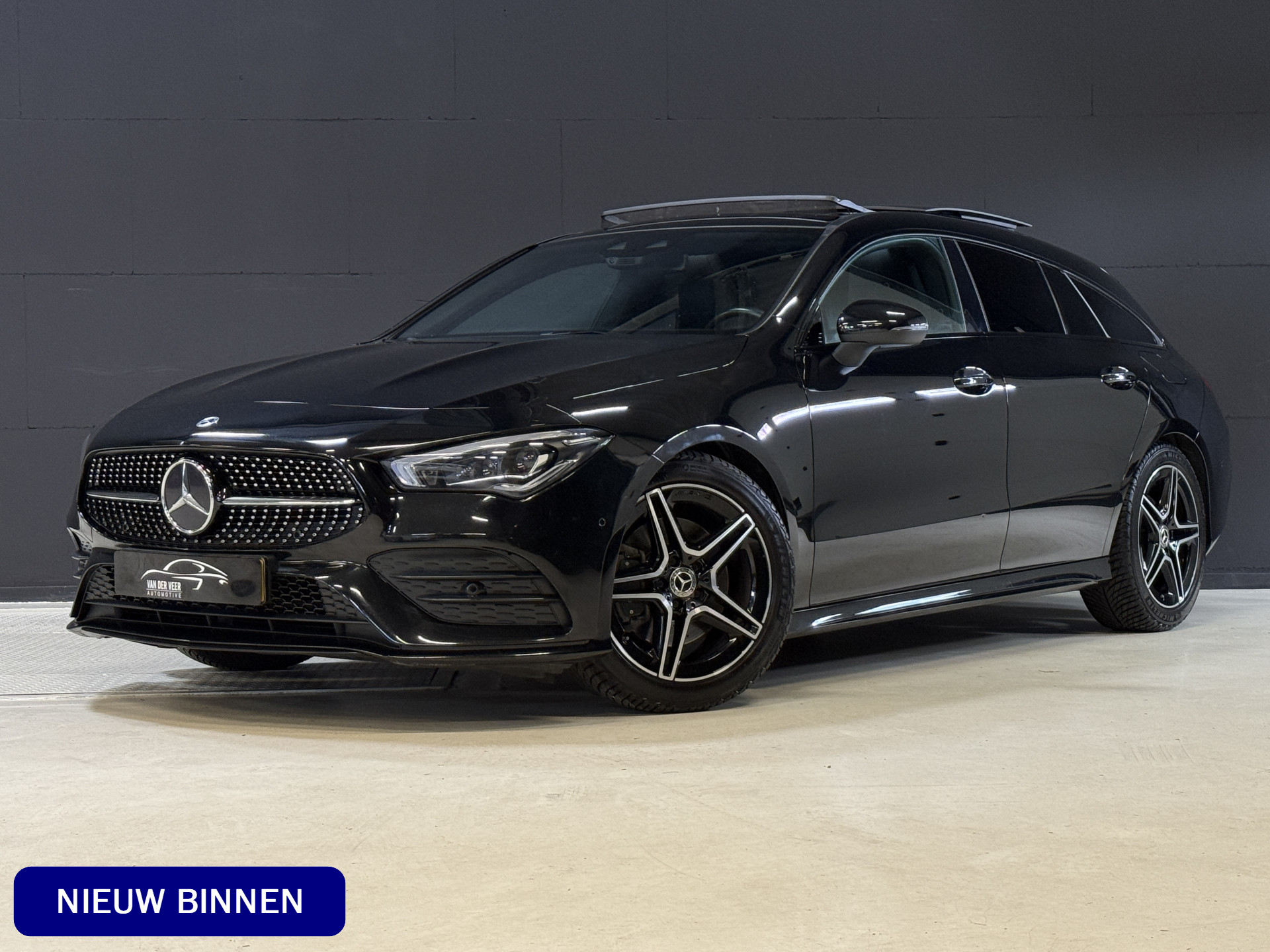 Mercedes-Benz CLA-klasse Shooting Brake 200 Business Solution AMG | Pano | Sfeerverl. | Burmester | Keyless