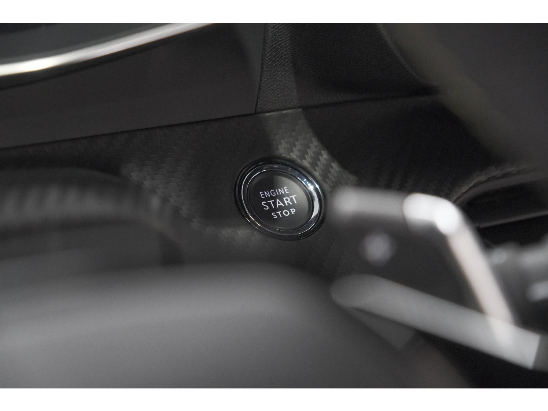 Peugeot 2008 1.2 Hybrid 136 GT | Camera | Apple Carplay | Parkeersensoren