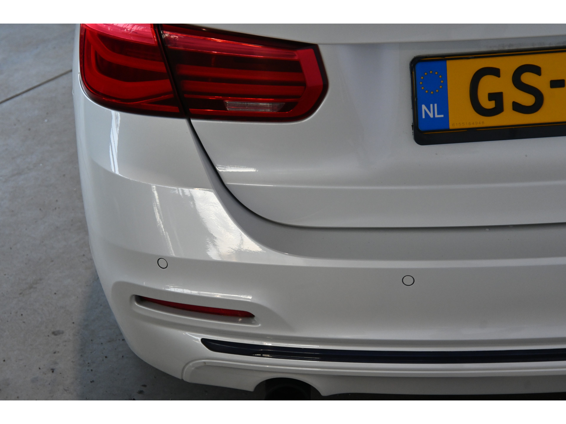 BMW 3-serie Touring 318i Luxury Clima Navigatie LED Panoramadak 18'Inch Goed Onderhouden! Inruil Mogelijk!