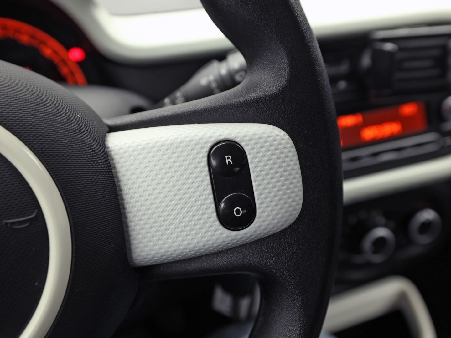 Renault Twingo 1.0 SCe Collection (AIRCO, ELEK RAMEN, CRUISE, SPORTSTOELEN, NIEUWE APK, NIEUWSTAAT)