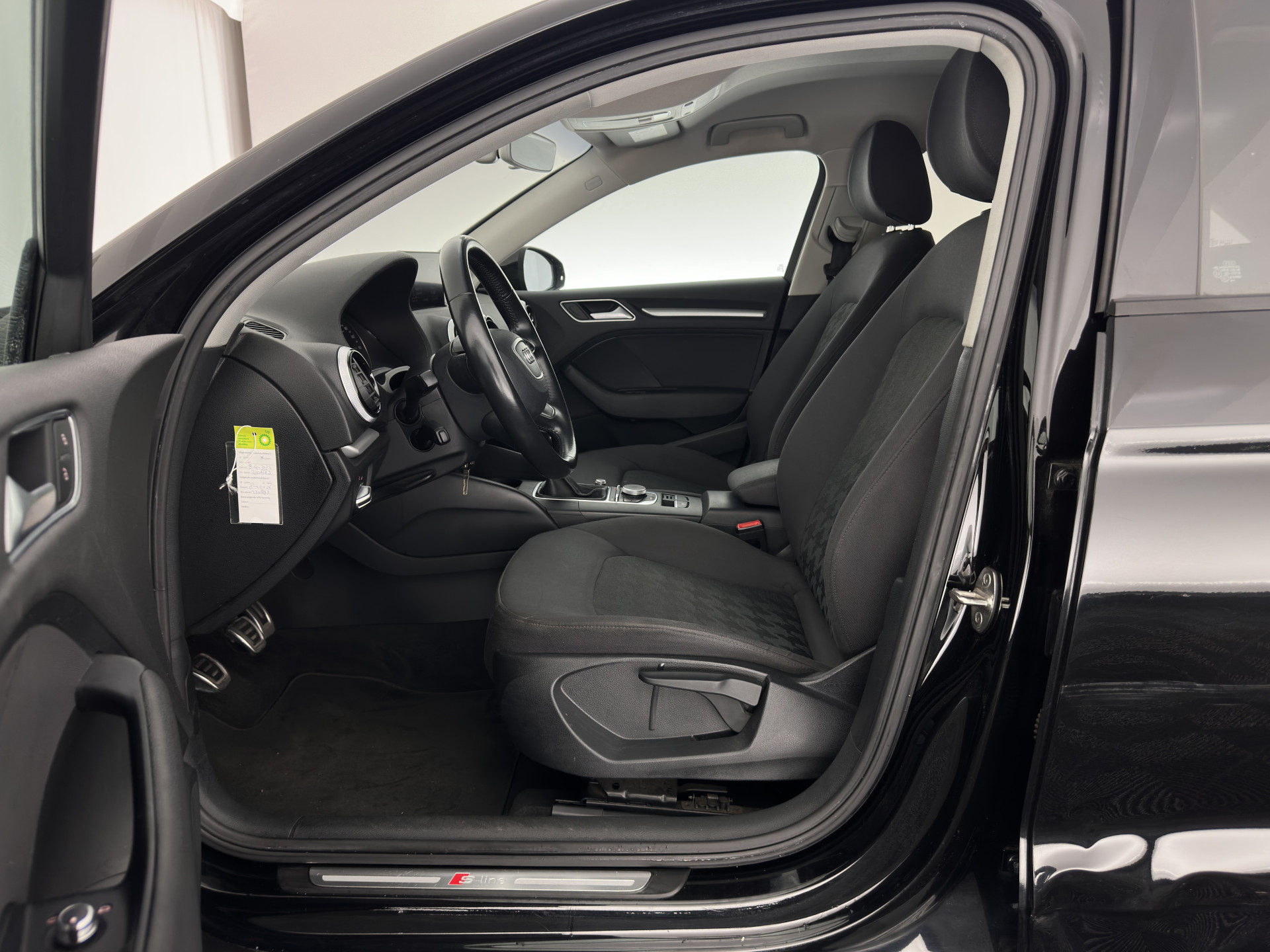 Audi A3 Limousine 1.6 TDI S-Line Ambition Sport Edition *XENON | NAVI-FULLMAP | COMFORT-SEATS | PRIVACY-GLASS | ECC | PDC | CRUISE | 18''ALU*