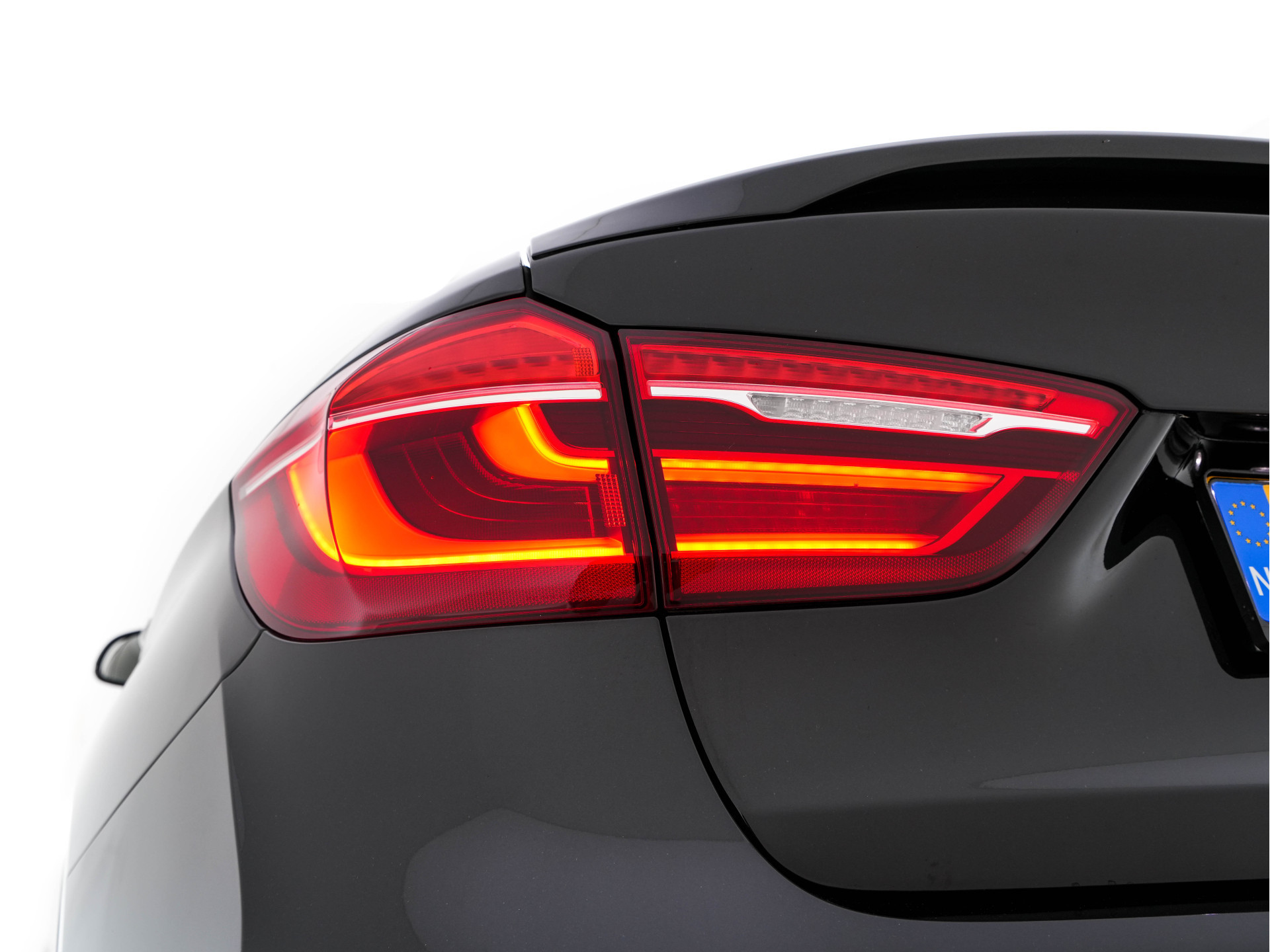 BMW X6 xDrive40d M-Sportpack High Executive Aut. *PANO | LUXURY-LEATHER | BANG/OLUFSEN-SURROUND | HEAD-UP | SOFT-CLOSE | FULL-LED | MEMORY-PACK | DIGI-COCKPIT | KEYLESS | CAMERA | NAVI-FULLMAP | HEATED-SPORTSEATS | 21"ALU*