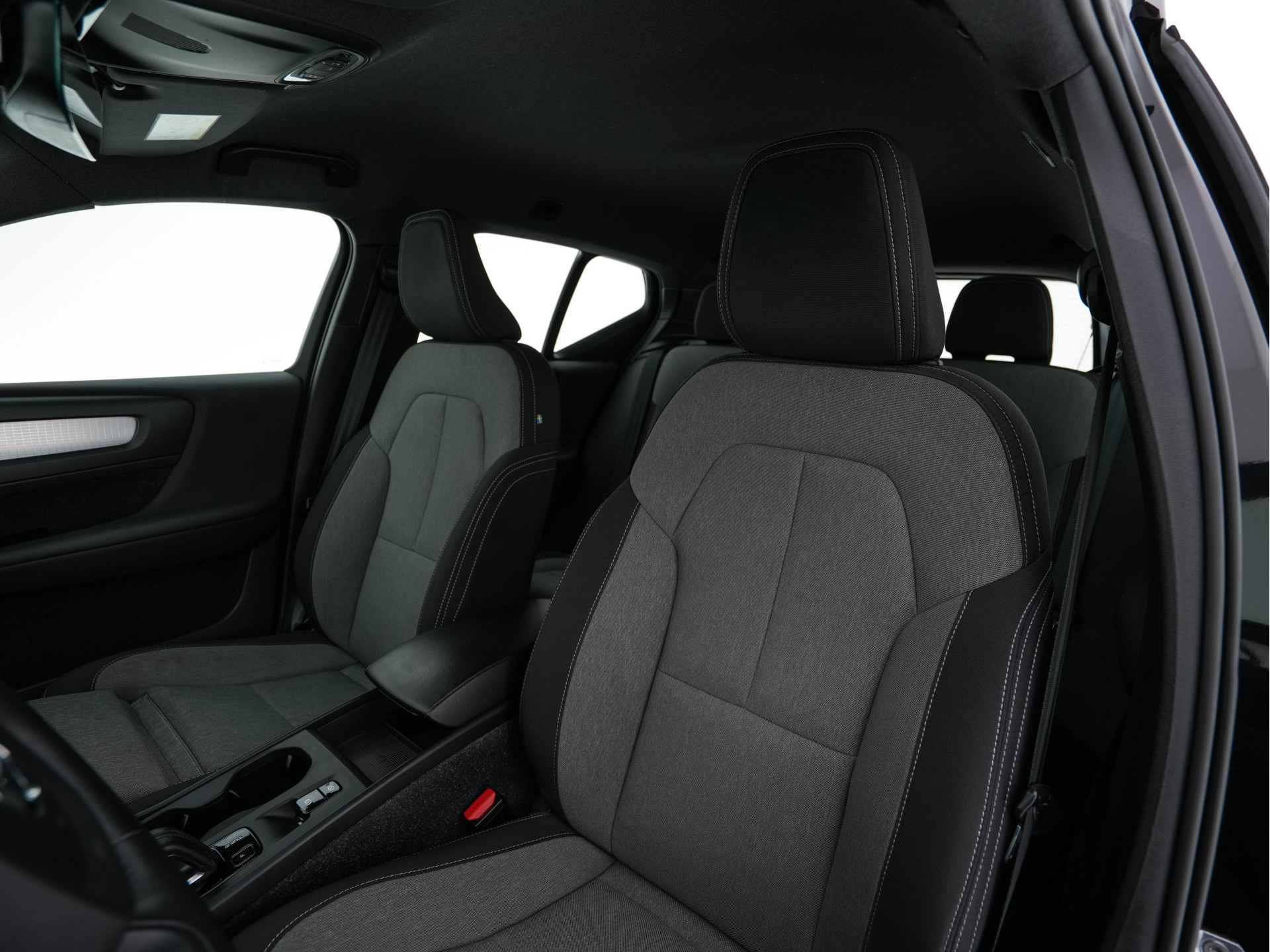 Volvo XC40 1.5 T5 Recharge Business Pro ( PLUG-IN ) (INCL-BTW) *AUT | NAVI-FULLMAP | DIGI-COCKPIT | CLIMA | KEYLESS | DAB | HEATED-SPORTSEATS | FULL-LED | ADAPTIVE-CRUISE | CAMERA | 18'' ALU*