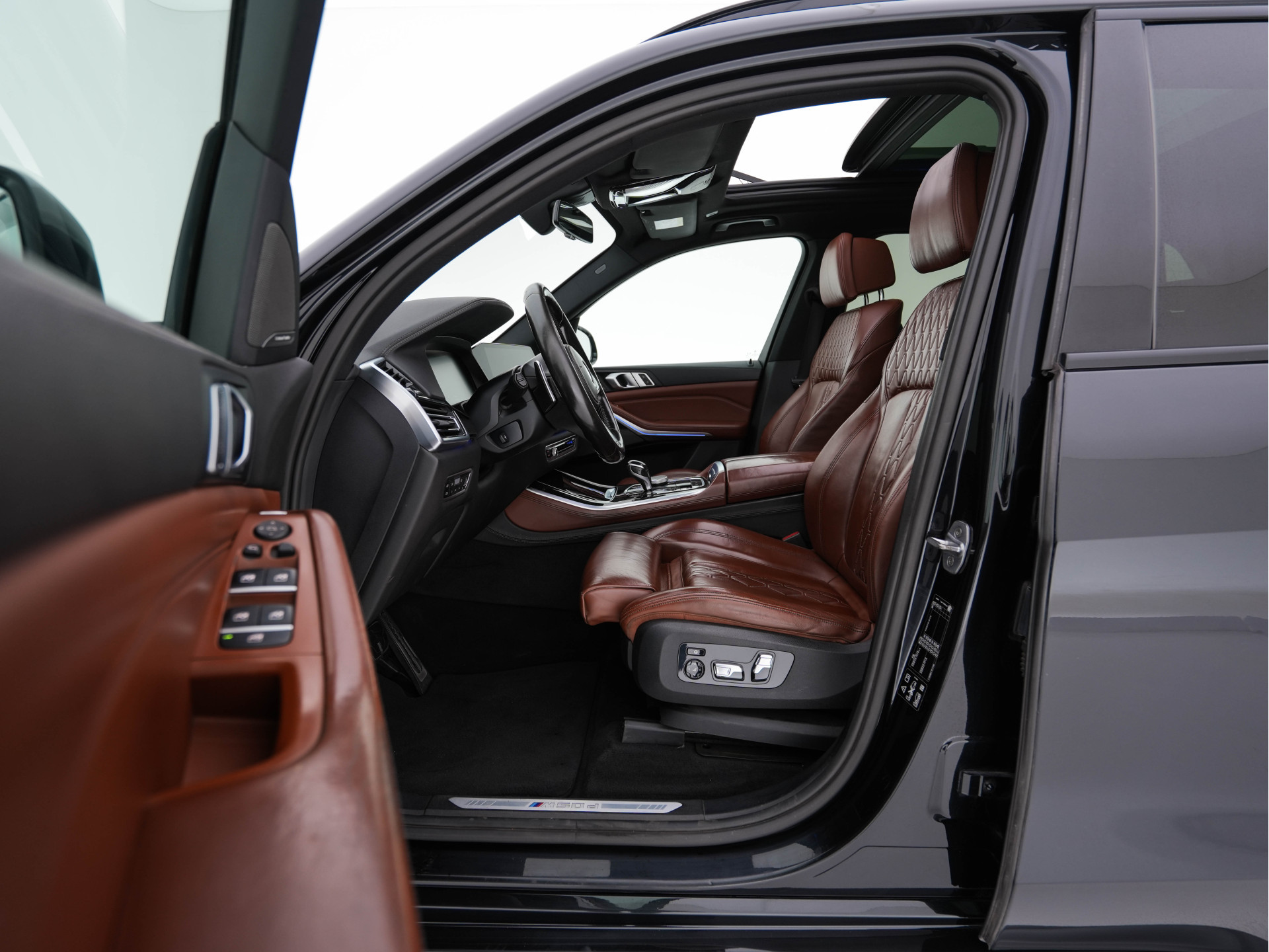 BMW X5 M50d High Executive M-Sportpack Aut. *PANO | HEAD-UP | DESIGN-LEATHER | LASER-LIGHT | TOP-VIEW | HARMAN/KARDON | MEMORY-PACK | DIGI-COCKPIT | DAB+ | HEATED-COMFORTSEATS | NAVI-FULLMAP | KEYLESS | TOWBAR | 21''ALU*