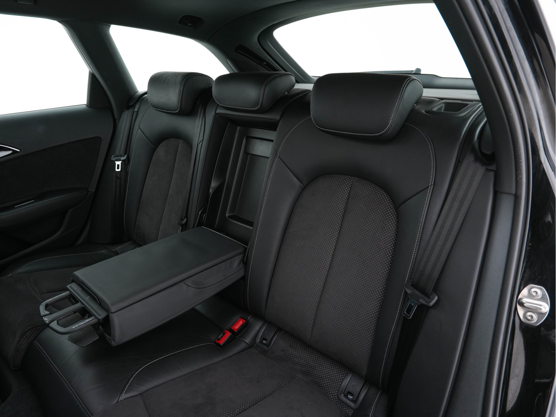 Audi A6 Avant 3.0 TDI Quattro S-Line Aut. *PANO | NAVI-FULLMAP | LEATHER-ALCANTARA | BI-XENON | BOSE-SURROUND | DAB | CAMERA | ECC | HEATED-SPORTSEATS | PDC | CRUISE | TOWBAR | KEYLESS | 20"ALU*