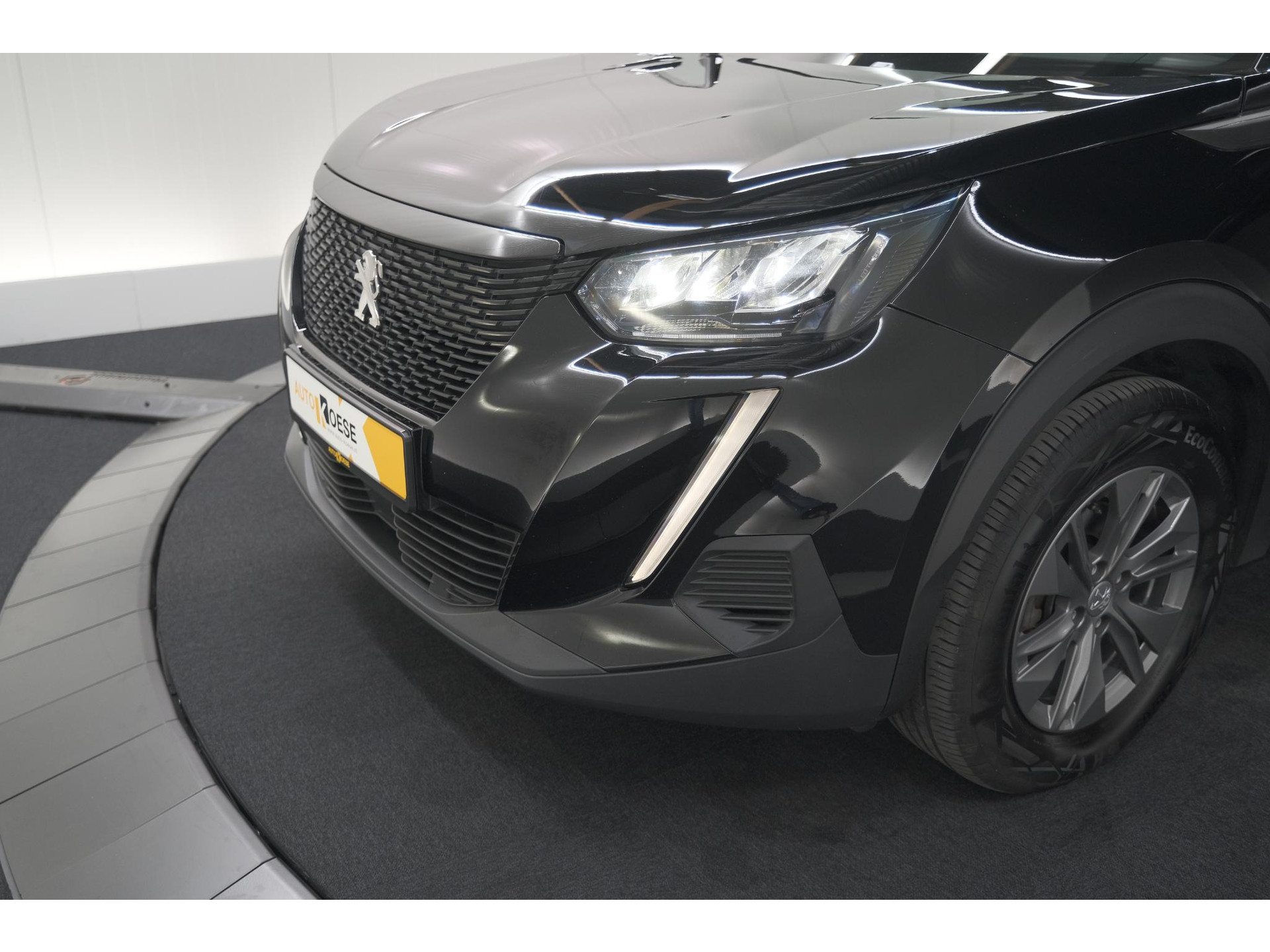 Peugeot 2008 PureTech 130 EAT8 Active Pack | Parkeersensoren | Apple CarPlay | Climate Control | Stoelverwarming