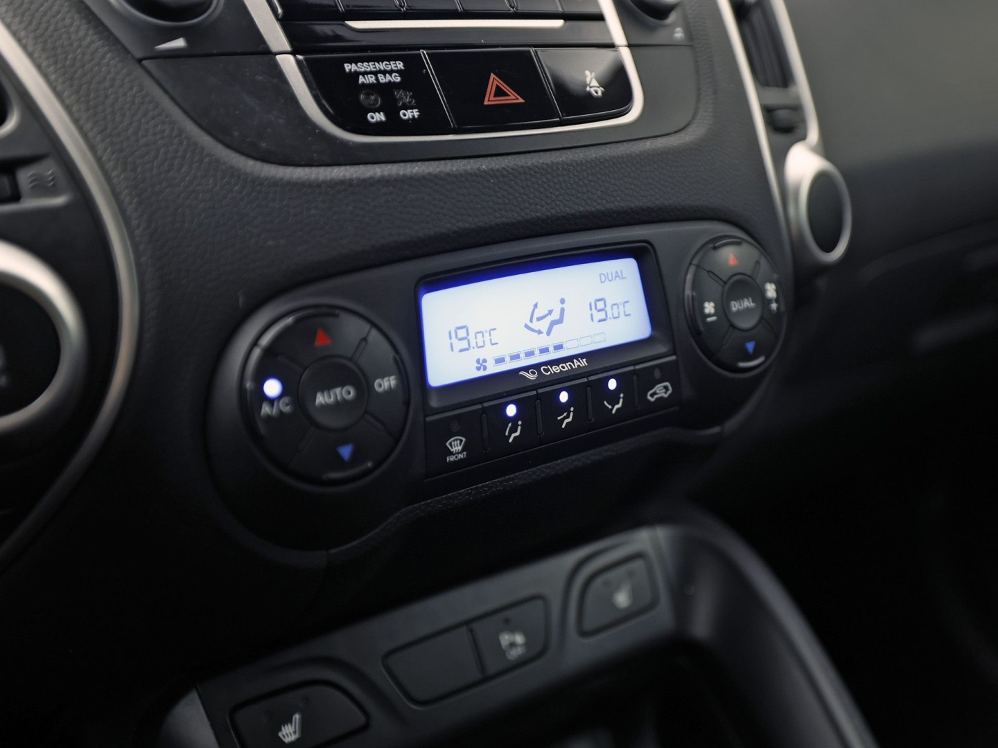Hyundai ix35 1.6i GDI Sport (CLIMATE, STOELVERWARMING, GETINT GLAS, SPORTSTOELEN, TREKHAAK, CRUISE, NIEUWSTAAT)