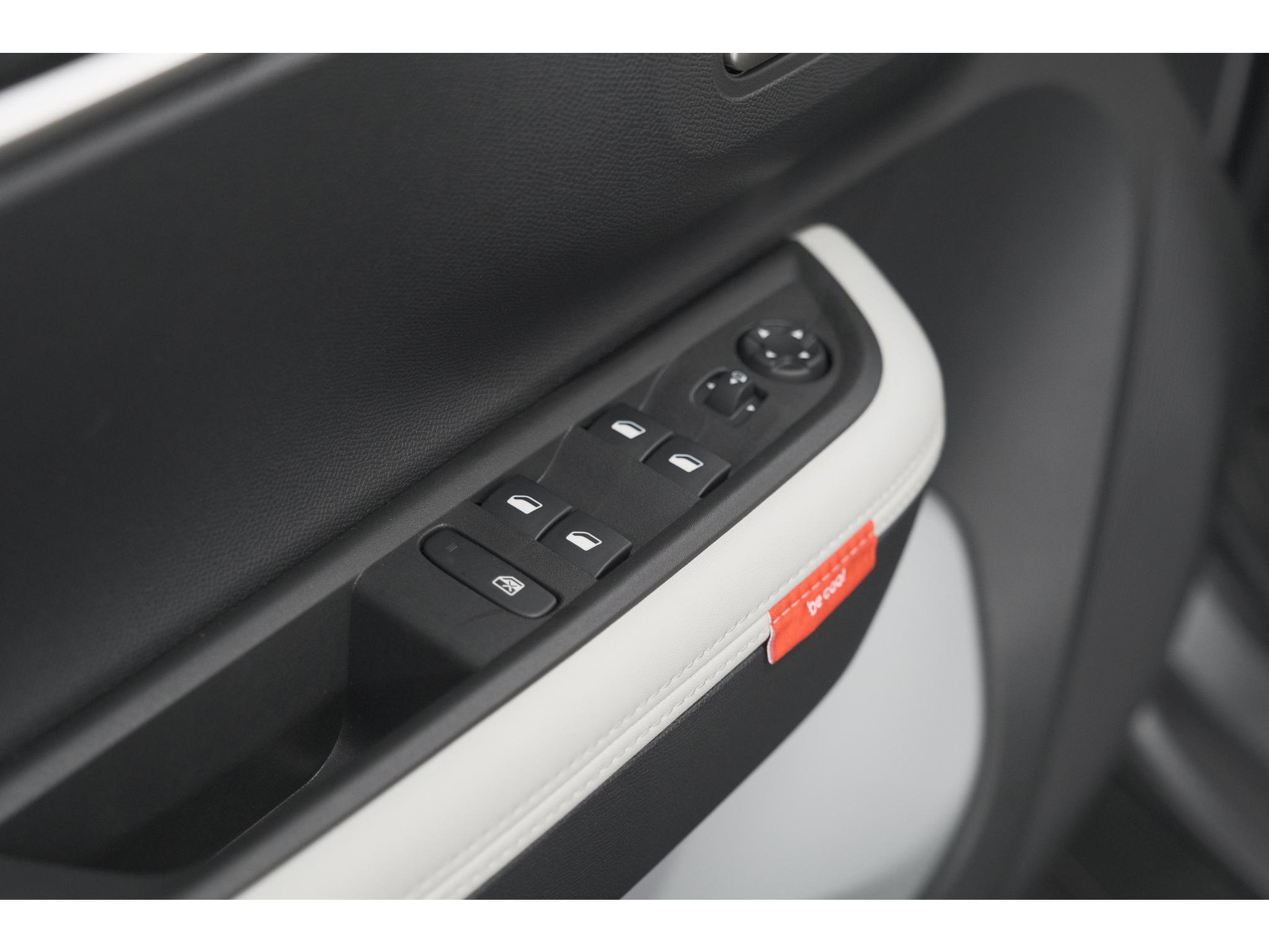 Citroen Ë-C3 Aircross Plus 113pk Extended Range 54 kWh | 11 KW Lader | Camera | Apple CarPlay | Parkeersensoren