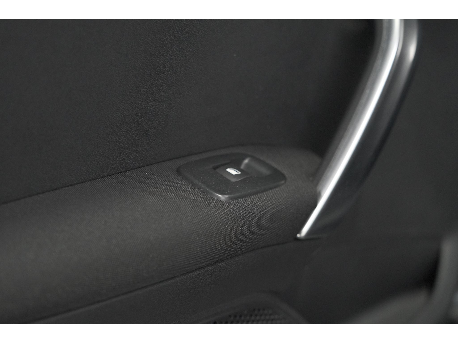 Peugeot 2008 PureTech 110 Allure | Panoramadak | Navigatie | Camera | Parkeersensoren
