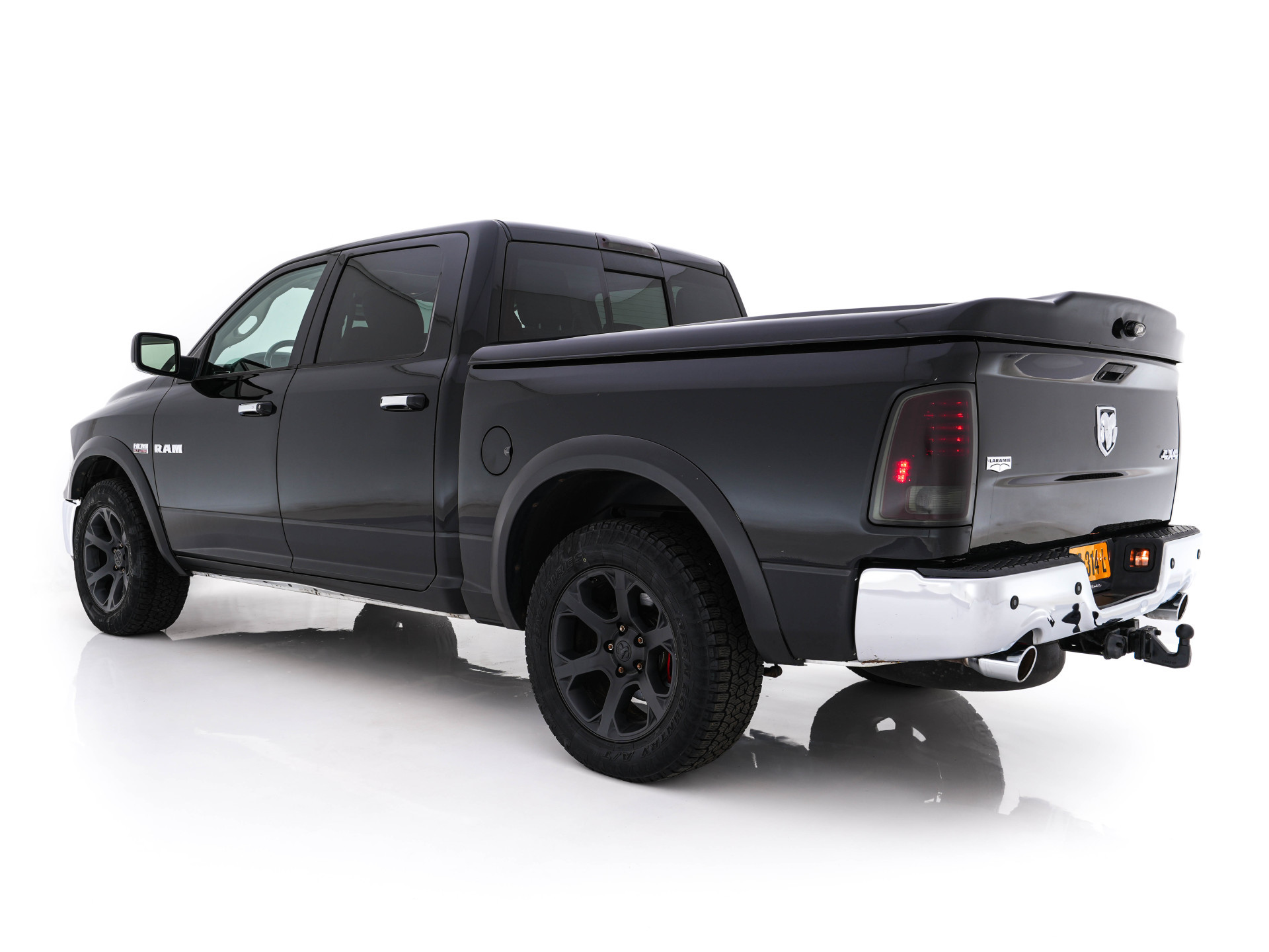 Dodge Ram 1500 HEMI 5.7 V8 4x4 Quad Cab 6'4 [ 5-Pers. ] Aut. *PANO | LEATHER | XENON | ALPINE-AUDIO | DAB+ | NAVI-FULLMAP | KEYLESS | CAMERA | HEATED-COMFORTSEATS | ECC | PDC | CRUISE | TOWBAR | 20''ALU*