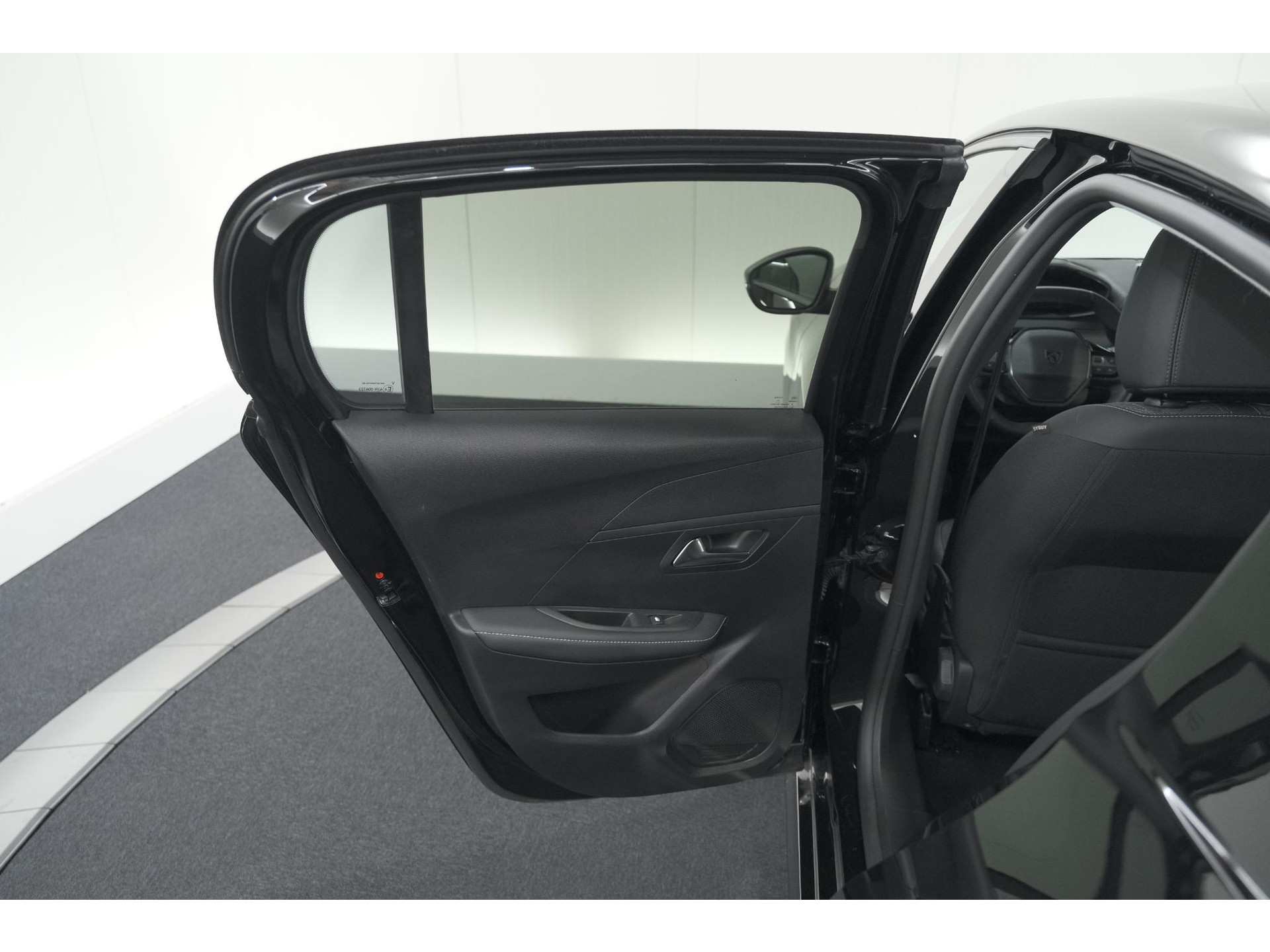 Peugeot 208 PureTech 100 Allure | Apple Carplay | Parkeersensoren | Climate Control