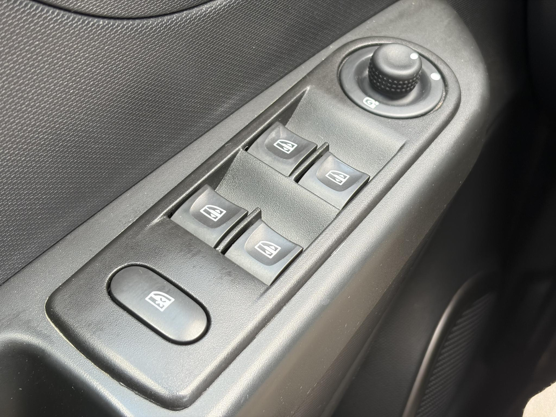 Renault Captur 0.9 TCe Expression ✓1e Eigenaar✓Recent beurt gehad✓Dealer Onderhouden✓Navi✓Keyless✓Lm velgen✓Airco✓Cruise✓Pdc✓N.A.P✓Apk tot 08-2027