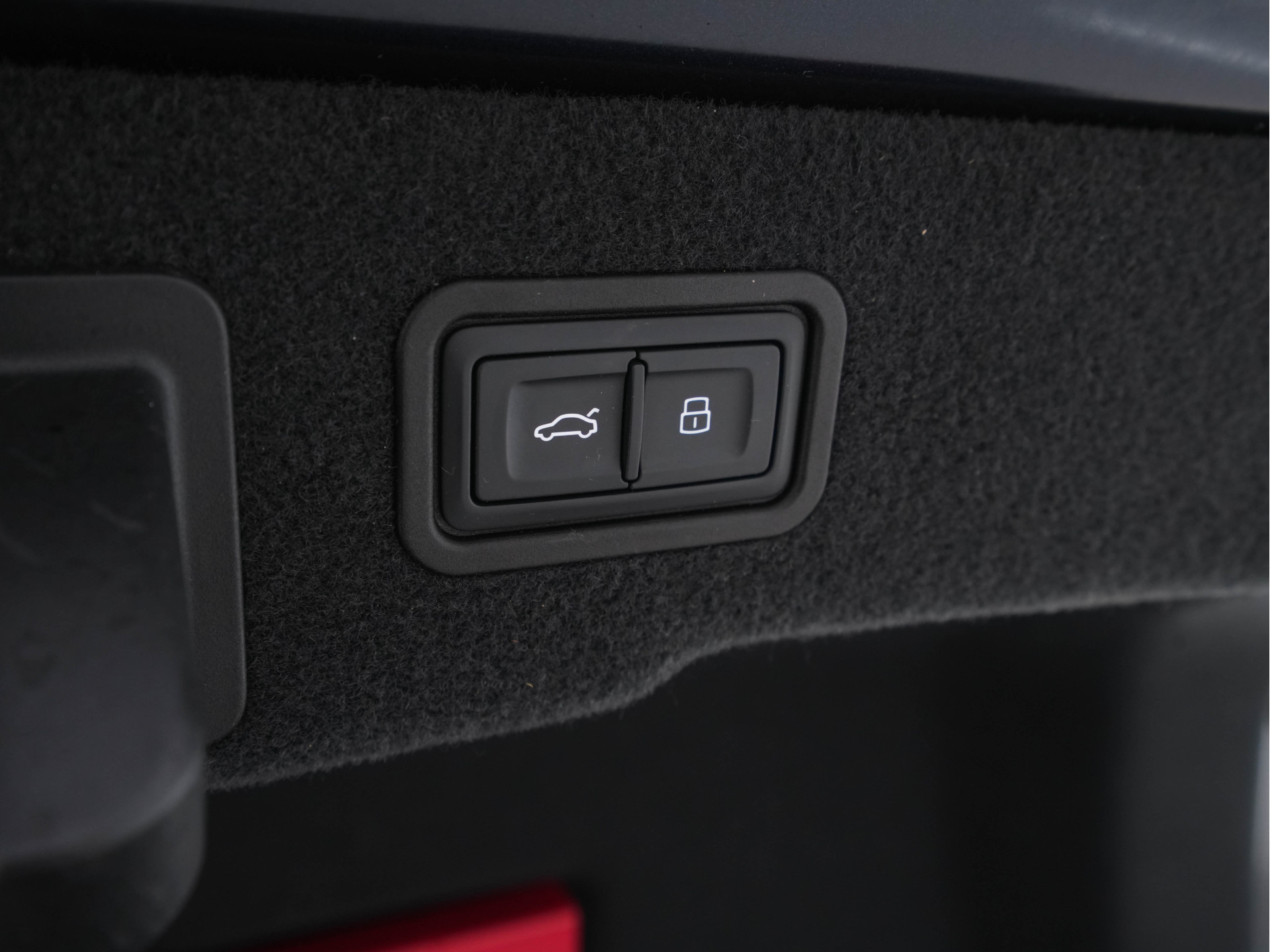 Audi A8 50 TDI Quattro Aut. * MATRIX-LED | UNICUM-LEATHER | DIGI-COCKPIT | BANG&OLUFSEN-SURROUND | SOFT-CLOSE | KEYLESS | MEMORY-SEATS | ADAPTIVE-CRUISE | DAB | CAMERA | ECC | PDC | AIR-SUSPENSION | AMBIENT-LIGHT