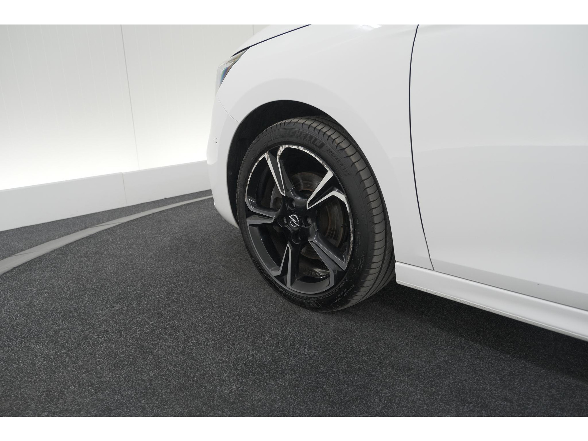 Opel Corsa 1.2 Turbo 100 Ultimate | Panoramadak | Camera | Dodehoekdetectie | Apple Carplay