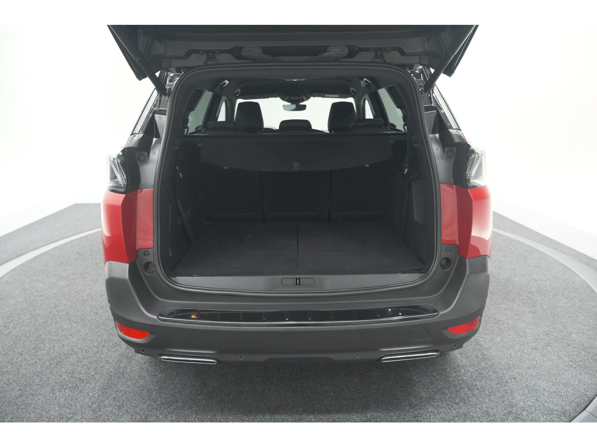 Peugeot 5008 PureTech 130 EAT8 GT Black Pack | Elektrische Kofferklep | Camera | Adaptieve Cruise Control | Dodehoekdetectie