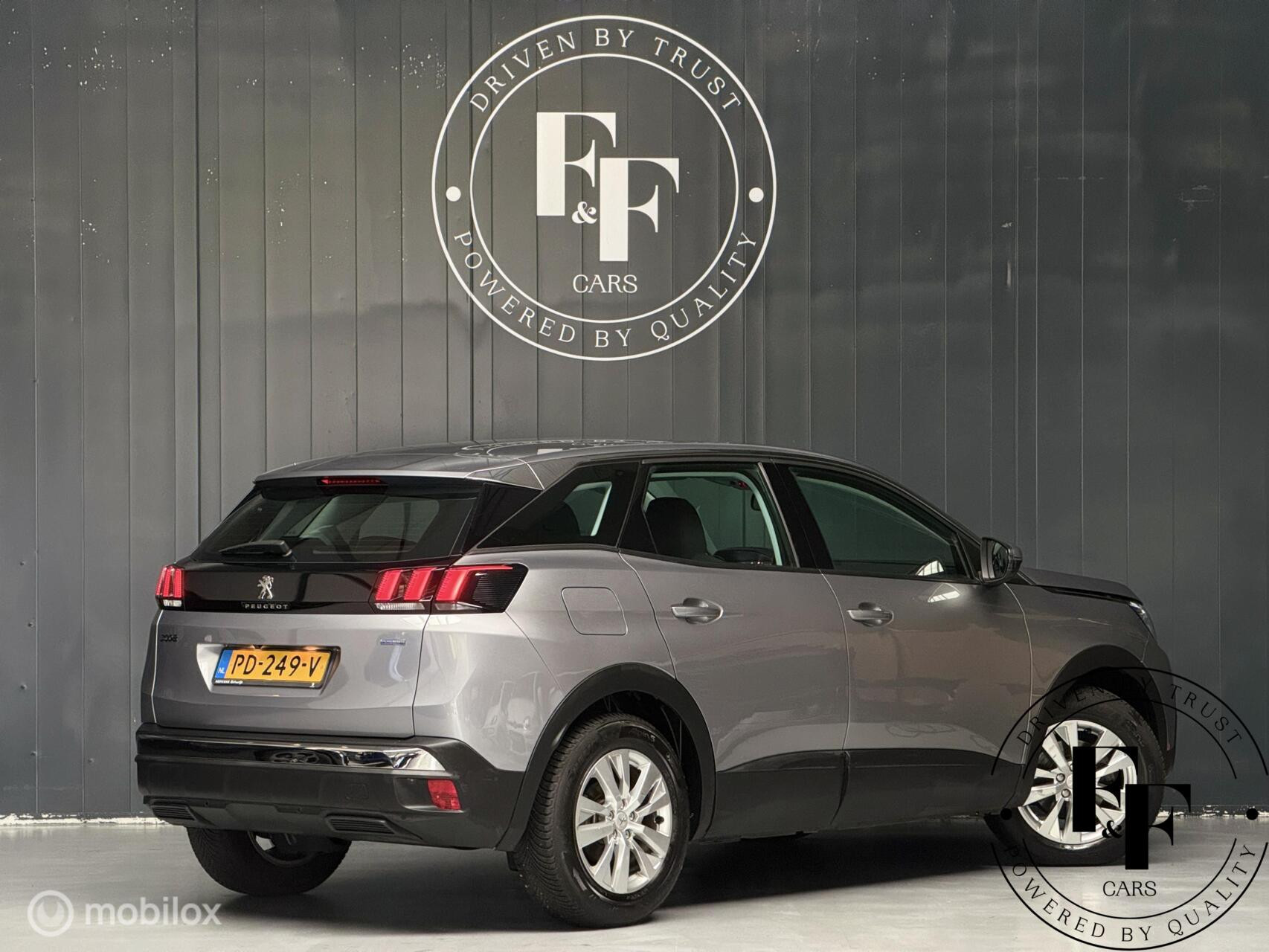Peugeot 3008 1.2 PureTech Active|Automaat|CarPlay|Camera|Trekhaak|NAP