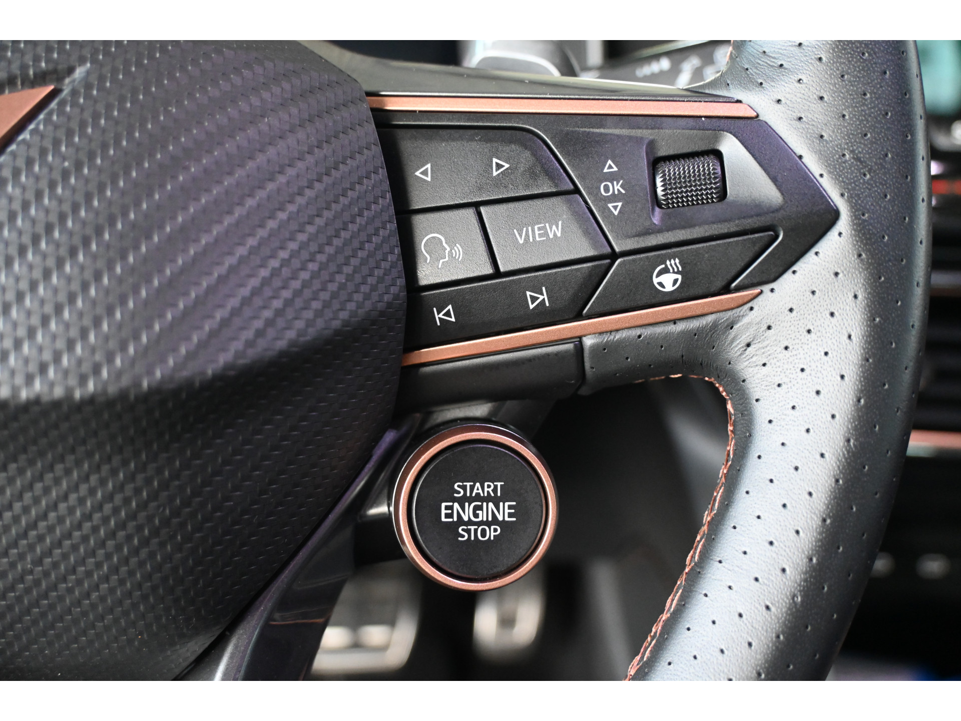 CUPRA Leon 1.5 TSI e-Hybrid Business PHEV EDGE Clima Adaptieve Cruise Matrix CarPlay Navigatie Lane Assist Stuurverwarming 100% Onderhouden! Inruil Mogelijk!