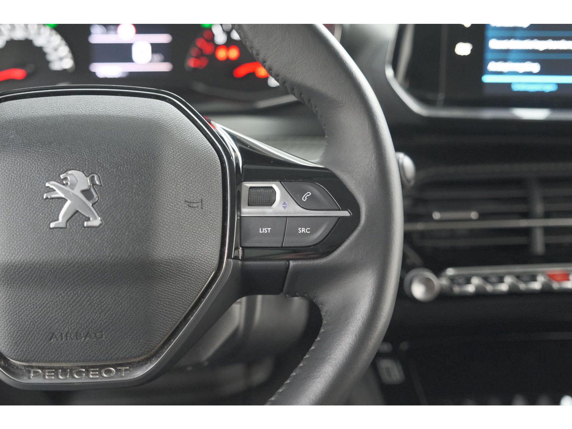 Peugeot 208 PureTech 100 PK Allure | Apple Carplay | Parkeersensoren | Lichtmetalen velgen