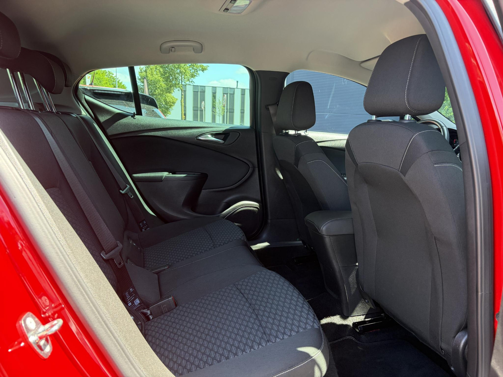 Opel Astra 1.4 Black Edition 2e Eigenaar,Carplay,150pk,Navi,6 Bak,Airco,Cruise,Lm velgen,Pdc,N.A.P,Apk tot 10-2027