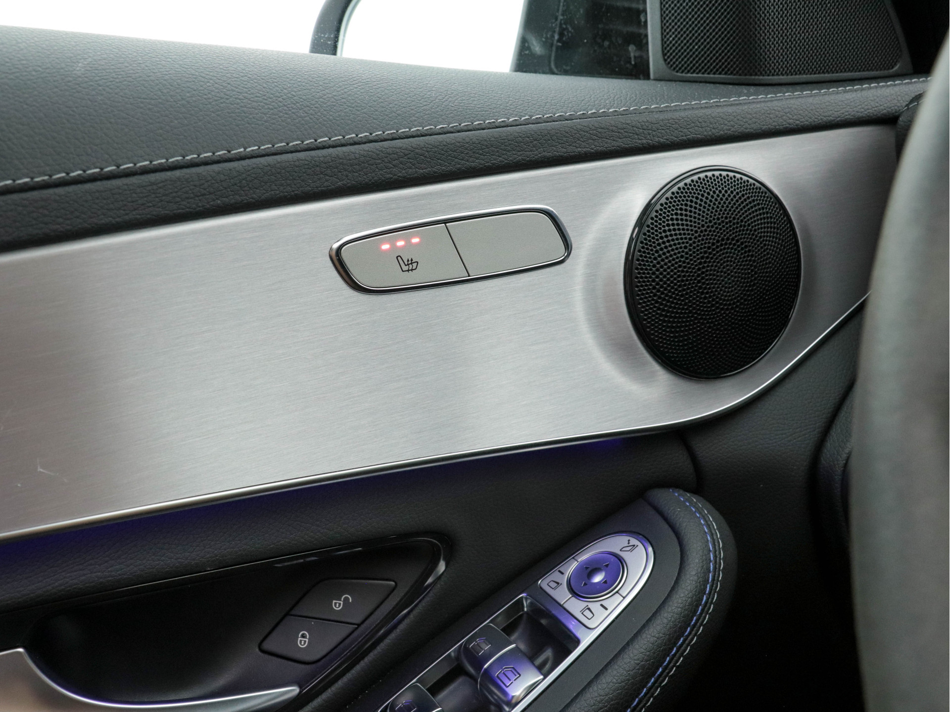 Mercedes-Benz C-klasse Estate 300 e Business Solution AMG Limited Plug in (INCL-BTW) Aut. *PANO | LEATHER-ALCANTARA | FULL-LED | NAVI-FULLMAP | TOP-VIEW | BLIND-SPOT | PREMIUM-AUDIO | DAB | CARPLAY | AMBIENT-LIGHT | DIGI-COCKPIT | SPORT-SEATS | 18"ALU*