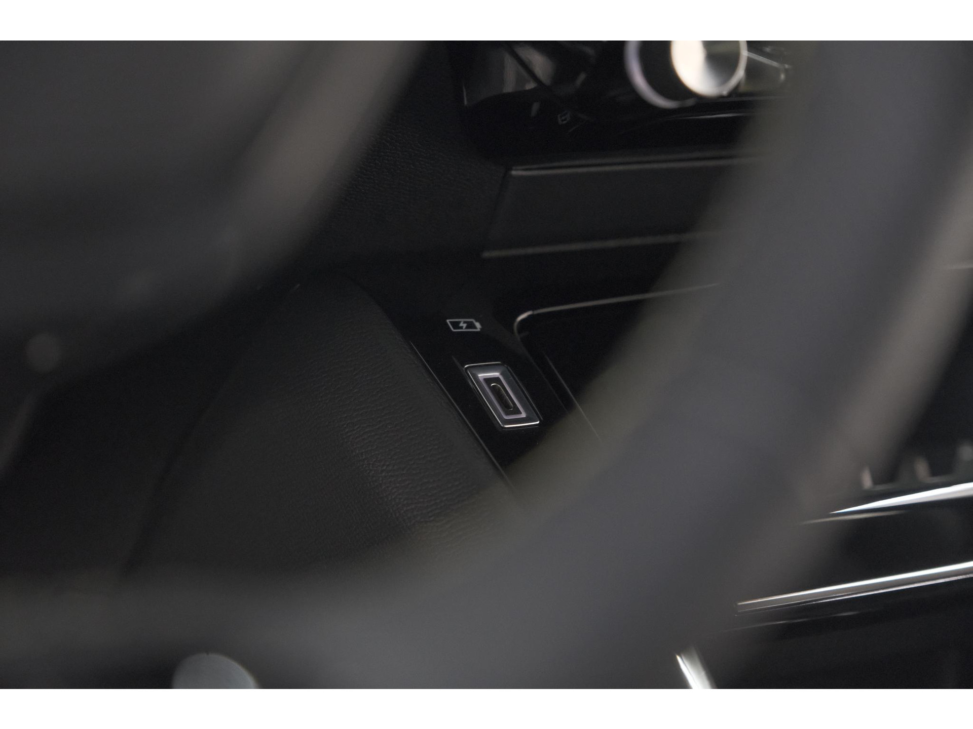 Peugeot 208 Hybrid 136 e-DCS6 GT | Camera | Apple Carplay | Parkeersensoren