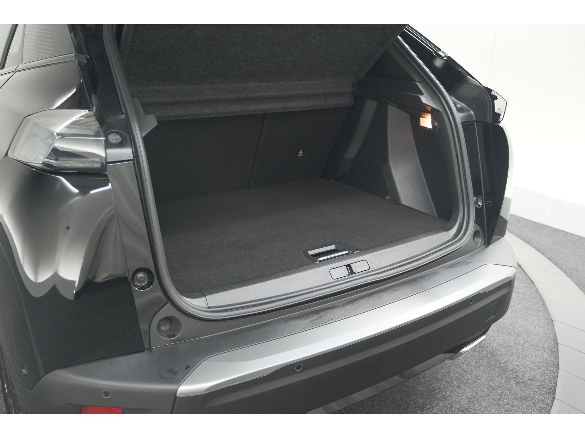 Peugeot 2008 PureTech 130 EAT8 GT | 360 Camera | Adaptieve Cruise Control | Stoelmassage | Apple Carplay