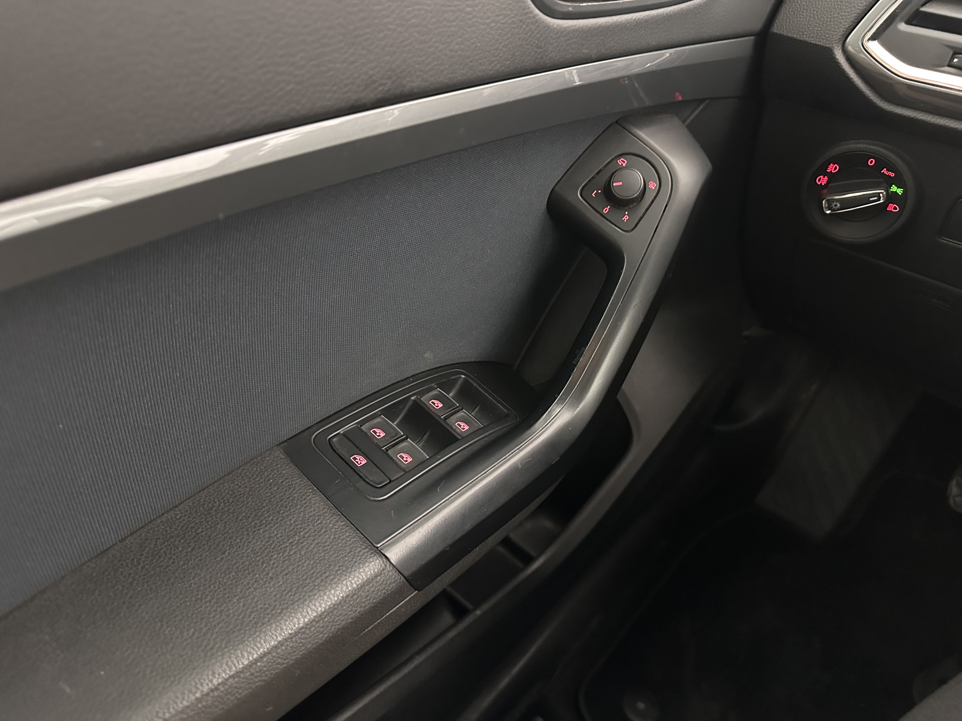 SEAT Ateca 1.0 EcoTSI Style (INCL-BTW) *FULL-LED | NAVI-FULLMAP | CAMERA | DAB+ | COMFORTSEATS |  ECC | PDC | CRUISE | PRIVACY-GLASS | CARPLAY | 17''ALU*