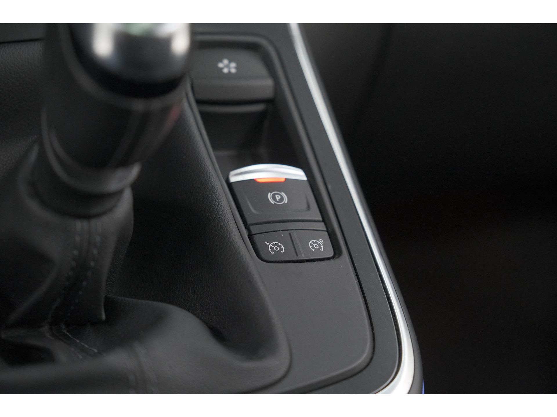 Renault Scénic TCe 130 Intens | Trekhaak | Panoramadak | Camera | Apple Carplay | Dodehoekdetectie