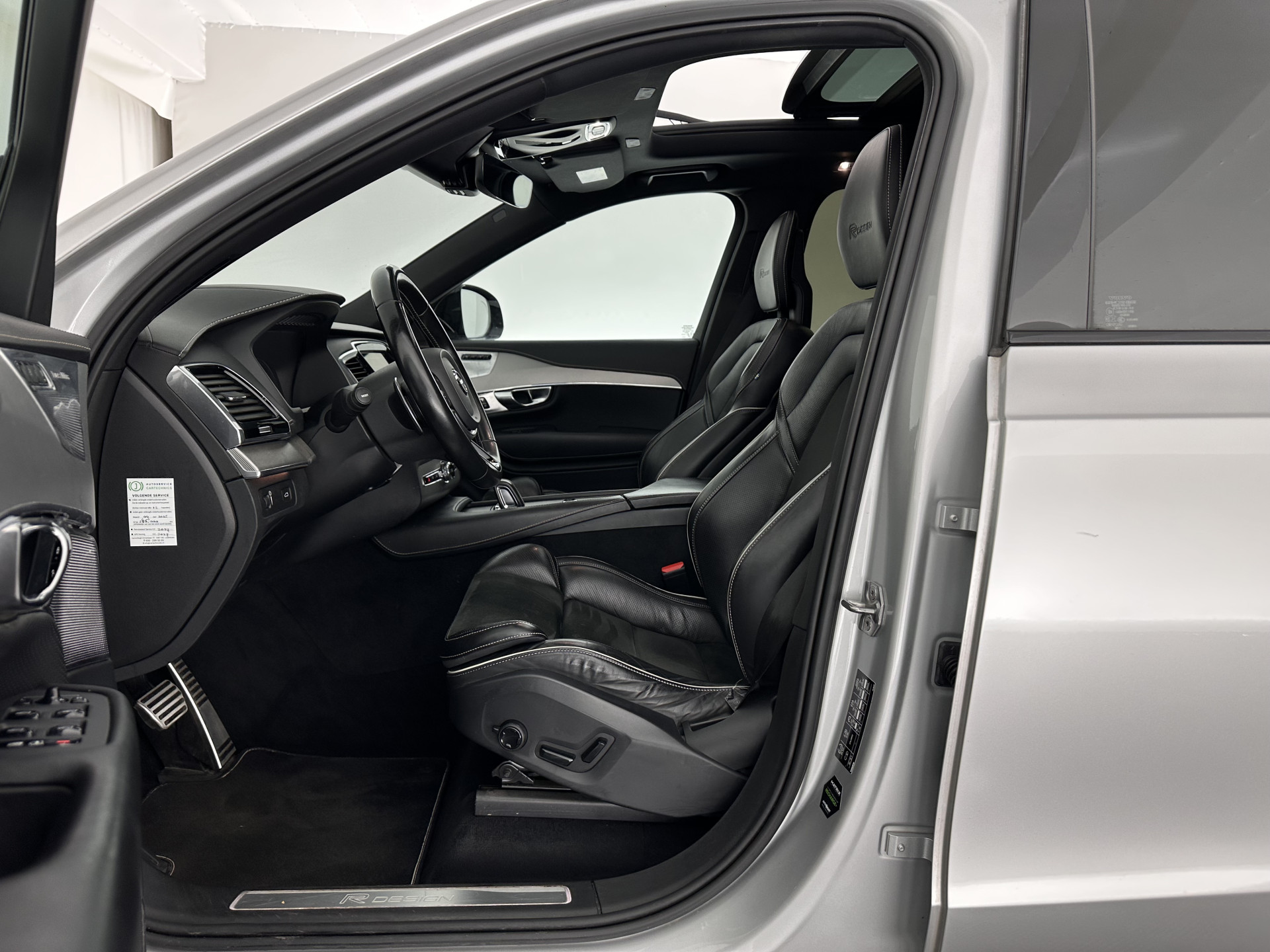 Volvo XC90 2.0 B5 AWD Inscription Intro Edition R-Design [ 7-Pers. ] Aut. *PANO | LEATHER-ALCANTARA | FULL-LED | MEMORY-PACK | BOWERS&WILKINS | BLINDSPOT | KEYLESS | DIGI-COCKPIT | NAVI-FULLMAP | PRIVACY-GLASS | HEATED-SPORTSEATS | 20''ALU | TOWBAR*