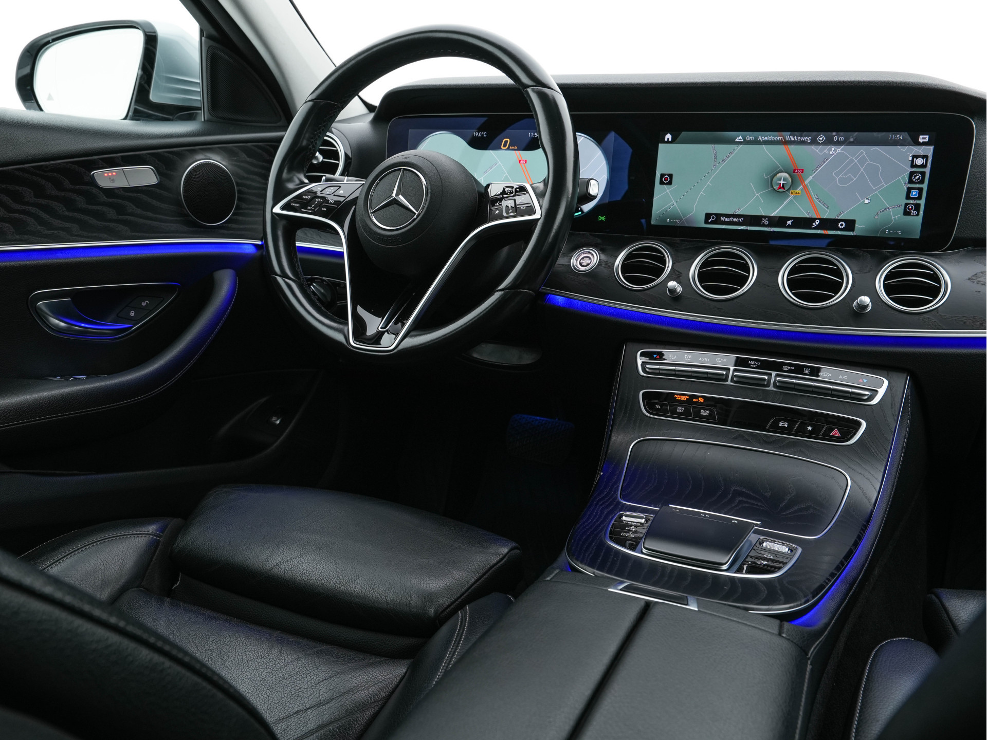 Mercedes-Benz E-klasse Estate 300 de Business Solution Luxury Plug-In (INCL-BTW) Aut. *DIGI-COCKPIT | MULTIBEAM-LED | LUXURY-LEATHER | TOP-VIEW | KEYLESS | DAB | NAVI-FULLMAP | CRUISE | SHIFT-PADDLES | AMBIENT-LIGHT | HEATED-SPORTSEATS | 18"ALU*