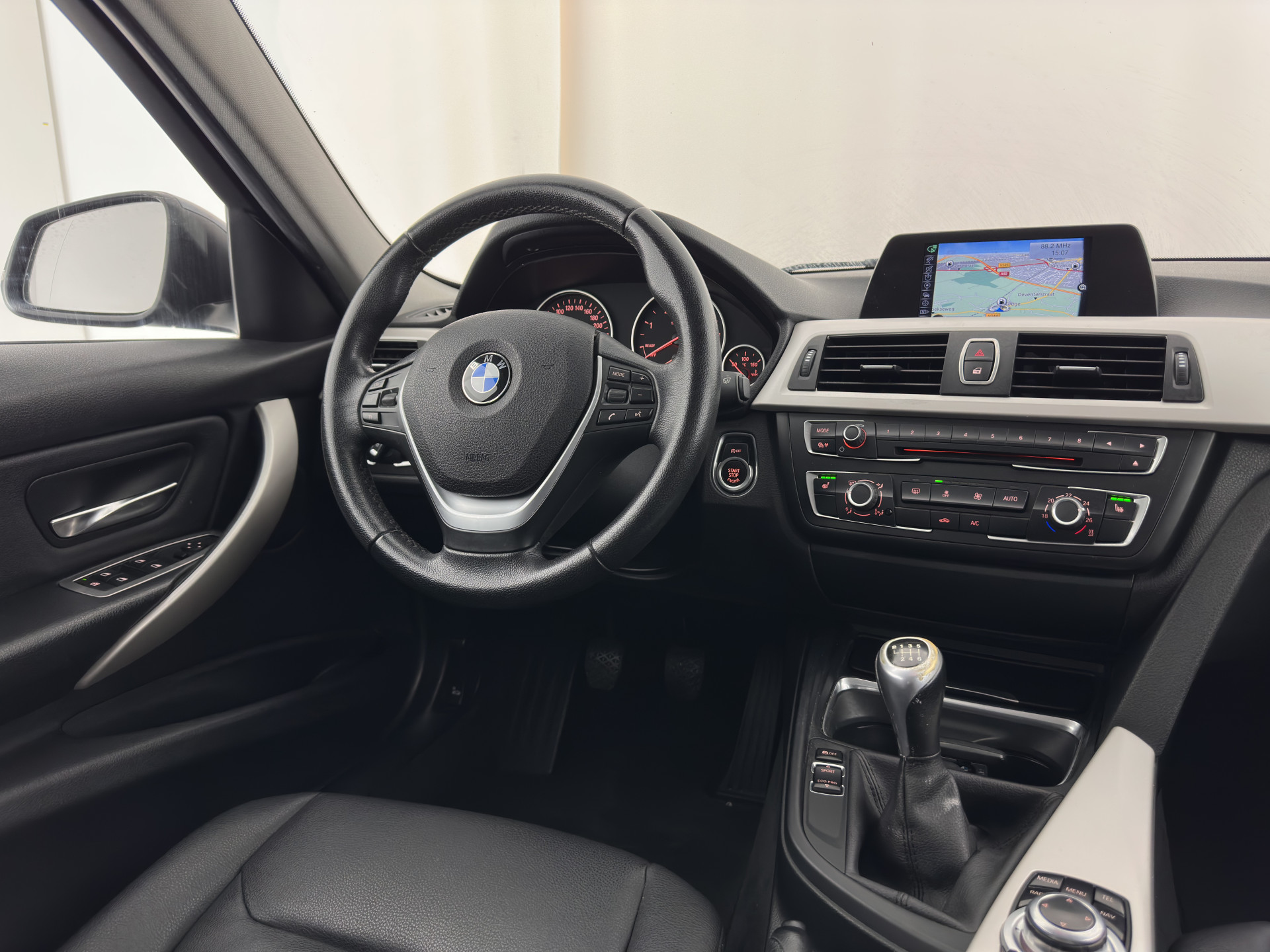 BMW 3-serie Touring 316d High Executive *FULL-LEATHER | NAVI-FULLMAP | HEATED-COMFORTSEATS | AIRCO | CRUISE | PDC | 17''ALU*