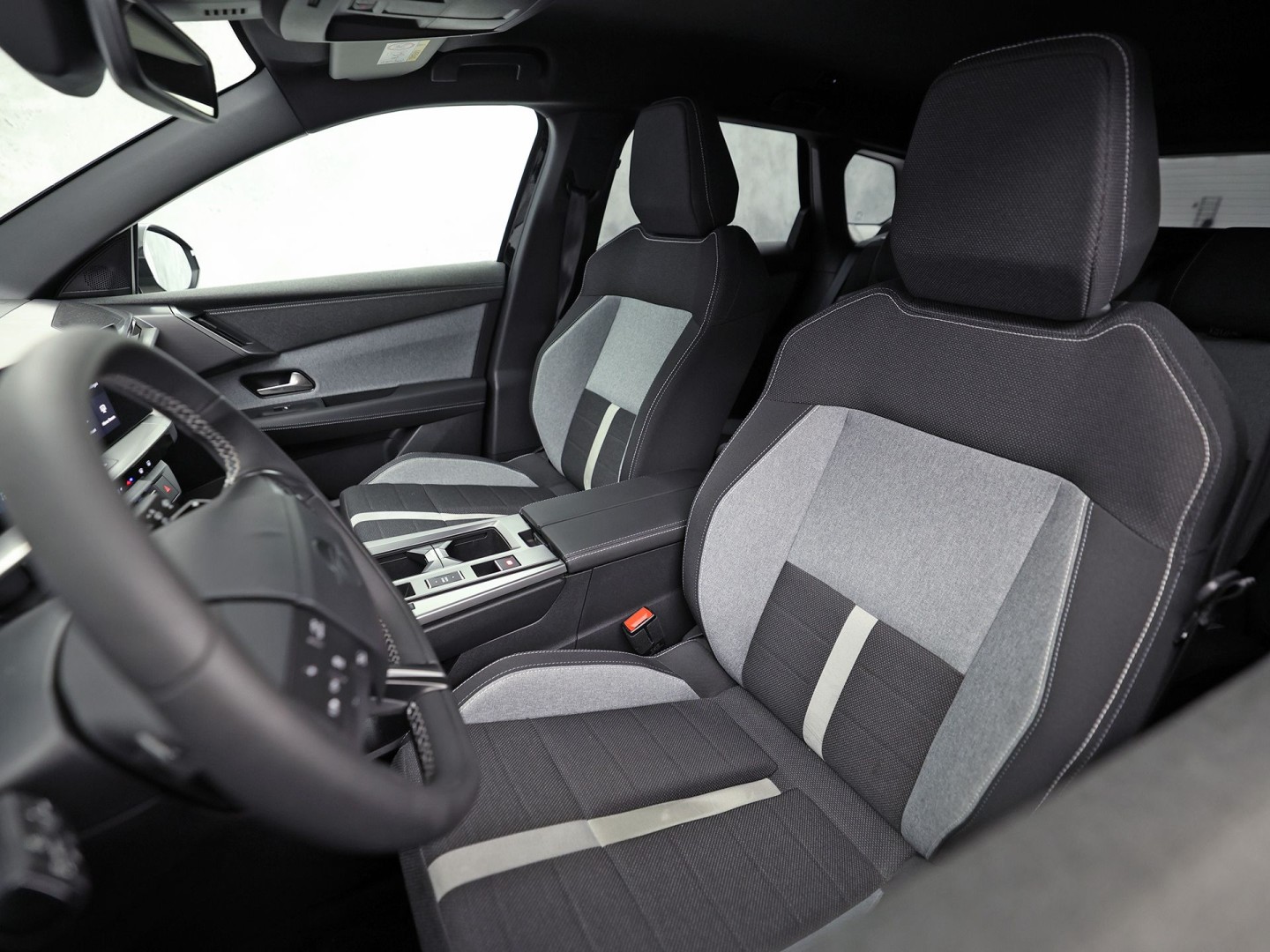 Opel Grandland X 1.2 Turbo Hybrid Sport Automaat (VIRTUAL COCKPIT, APPLE CARPLAY, GROOT NAVI, GETINT GLAS, SPORTSTOELEN, ADAPTIVE CRUISE, KEYLESS, SPORTSTUUR, GETINT GLAS, NIEUWSTAAT)
