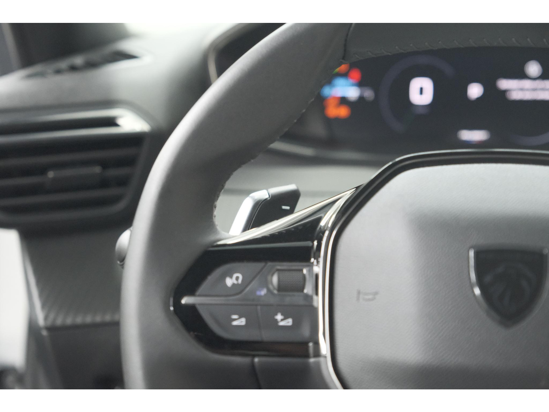 Peugeot 2008 PureTech 130 EAT8 Allure | Camera | Navigatie | Parkeersensoren | Apple Carplay