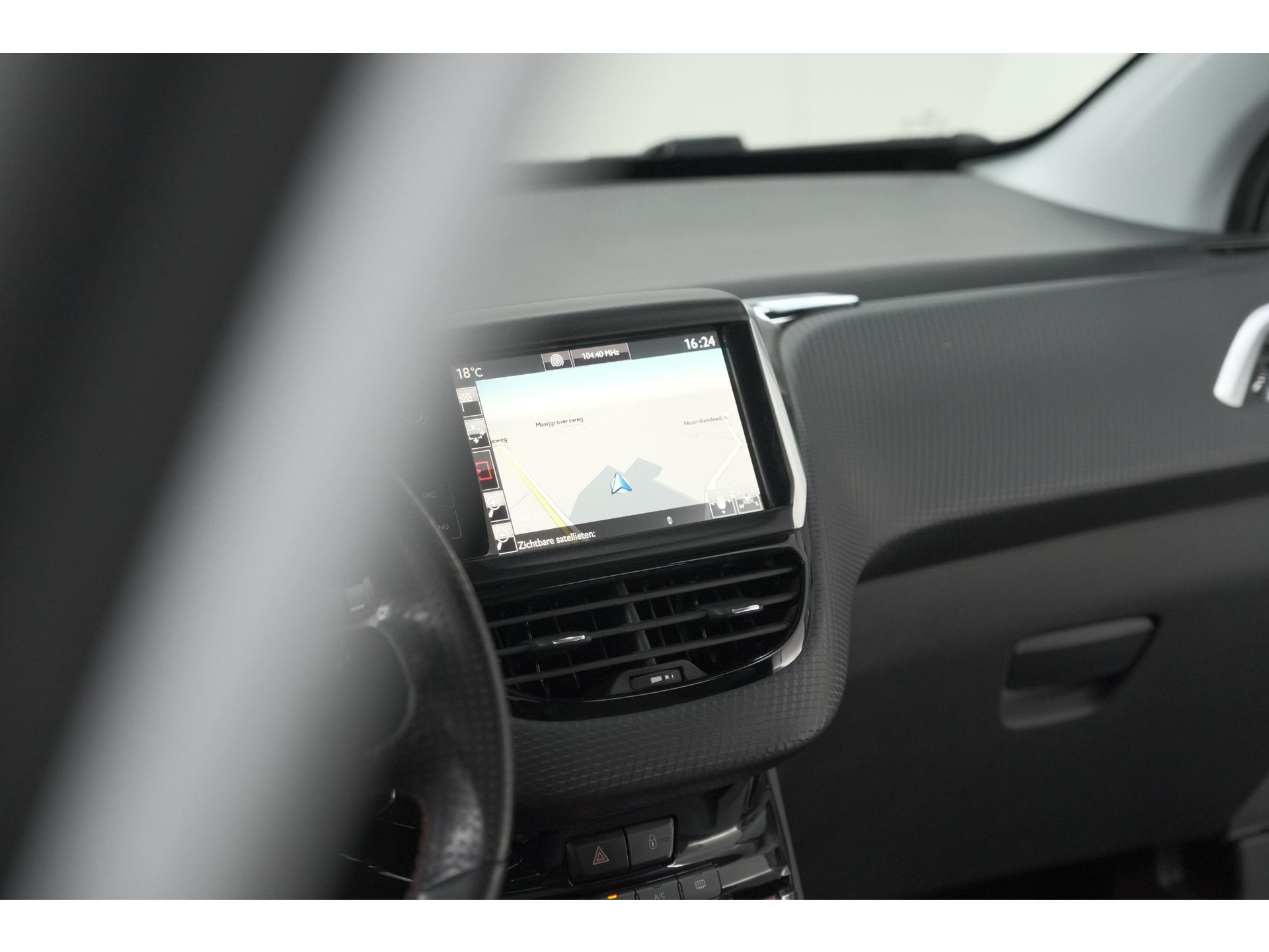 Peugeot 2008 PureTech 110 EAT6 GT | Trekhaak | Camera | Panoramadak | Apple Carplay