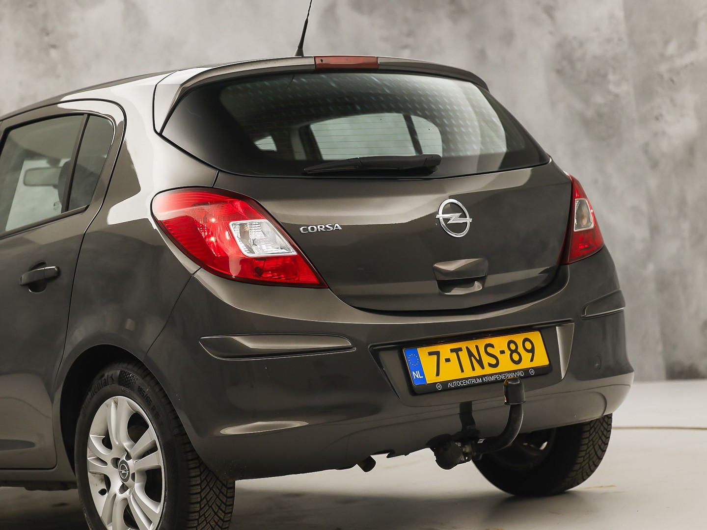 Opel Corsa 1.2-16V Sport (5 DEURS, NAVIGATIE, LM VELGEN, SPORTSTOELEN, ELEK RAMEN, TREKHAAK, NIEUWSTAAT)