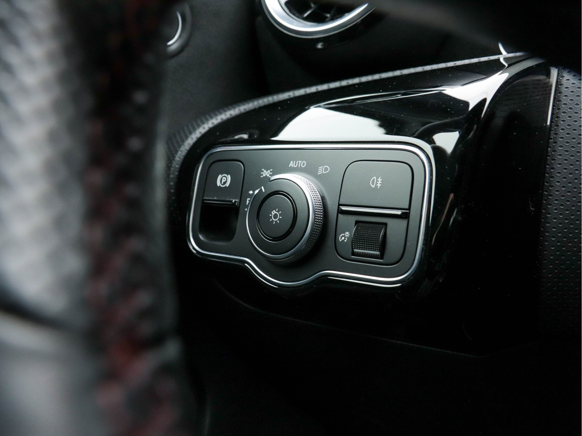 Mercedes-Benz A-klasse 160 Business Solution (INCL-BTW) *WIDE-SCREEN-COCKPIT | FULL-LED | HEATED-SPORTSEATS | LEATHER-MICROFIBRE | NAVI-FULLMAP | CAMERA | ECC | PDC | CRUISE | CARPLAY | AMBIENT-LIGHT | PRIVACY-GLASS | 18"ALU*