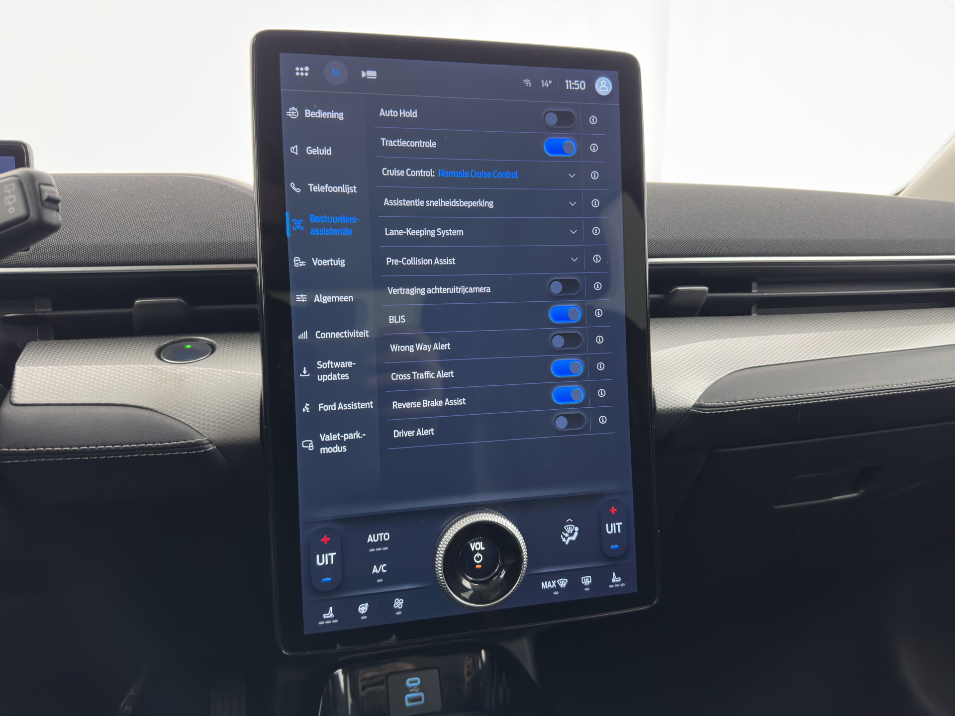 Ford Mustang Mach-E RWD 75 kWh [3-Fase ] {SOH-90%} (INCL-BTW) Aut.*LEATHER | FULL-LED | DAB | DIGI-COCKPIT | KEYLESS | NAVI-FULLMAP | CARPLAY | HEATED-COMFORTSEATS | TOPVIEW |  ADAPTIVE-CRUISE | PRIVACY-GLASS | 18'' ALU*